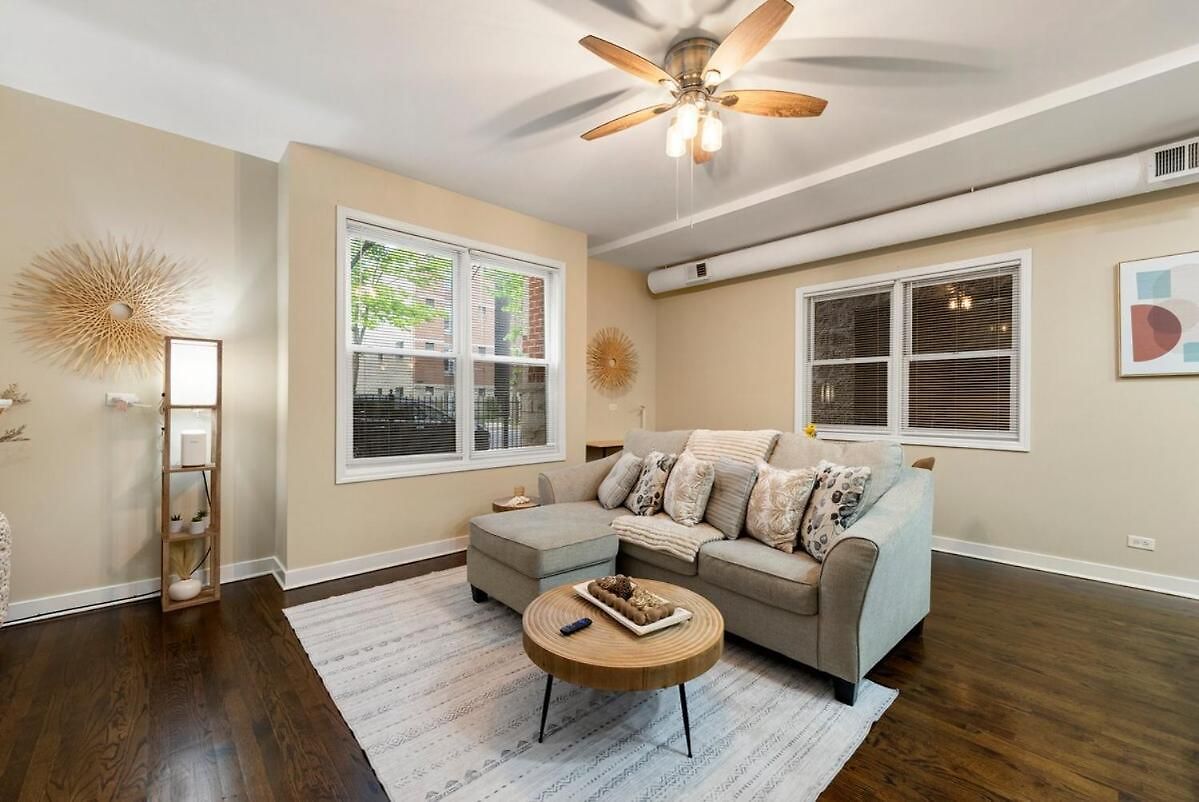 Medical District 2br With Jacuzzi & Parking * Chicago