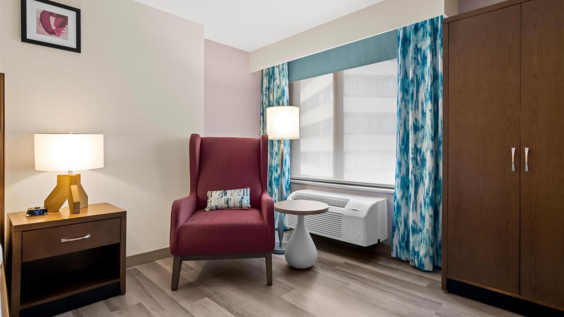Hilton Garden Downtown Riverwalk Hotel Chicago