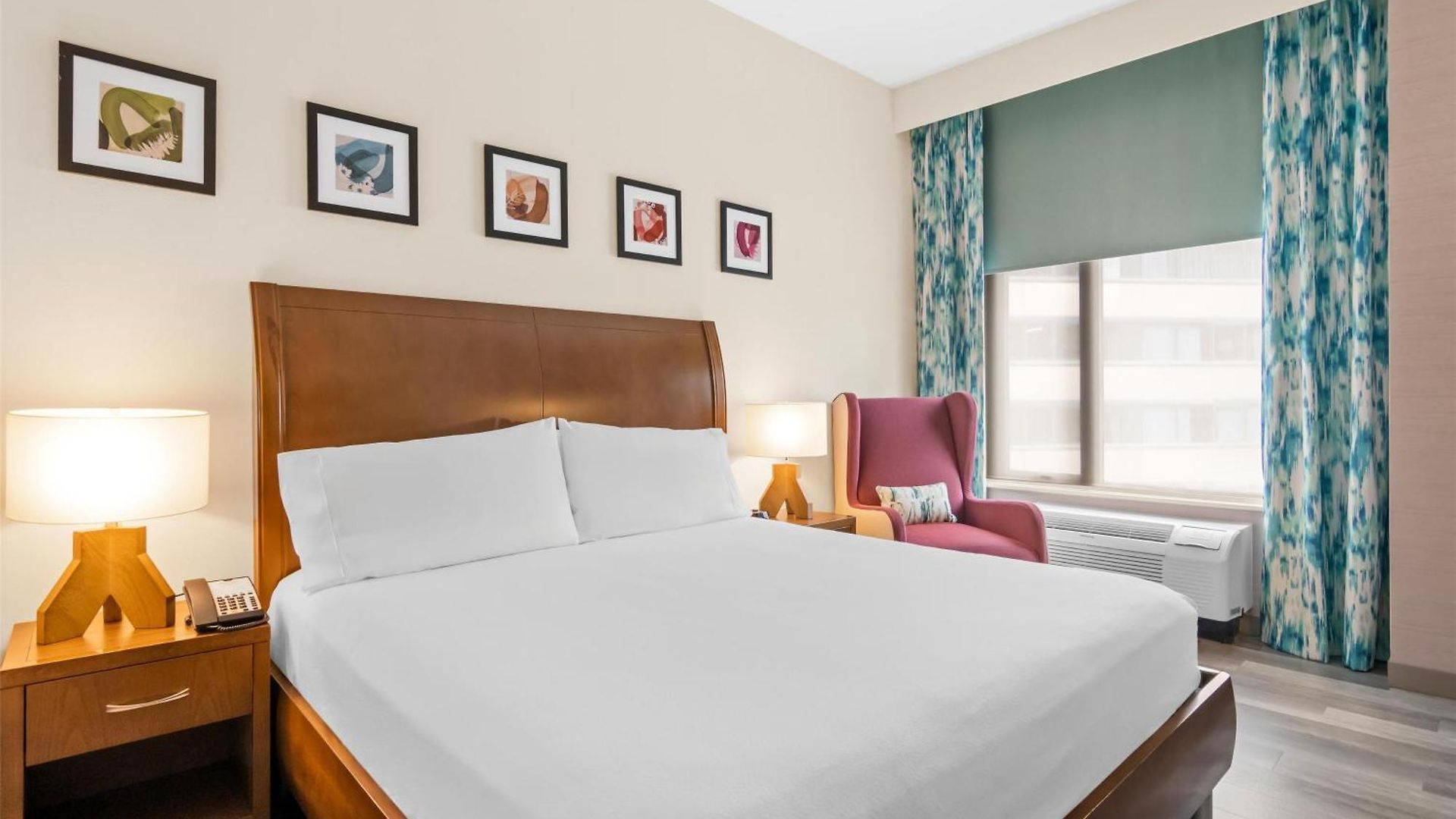 Hilton Garden Downtown Riverwalk Hotel