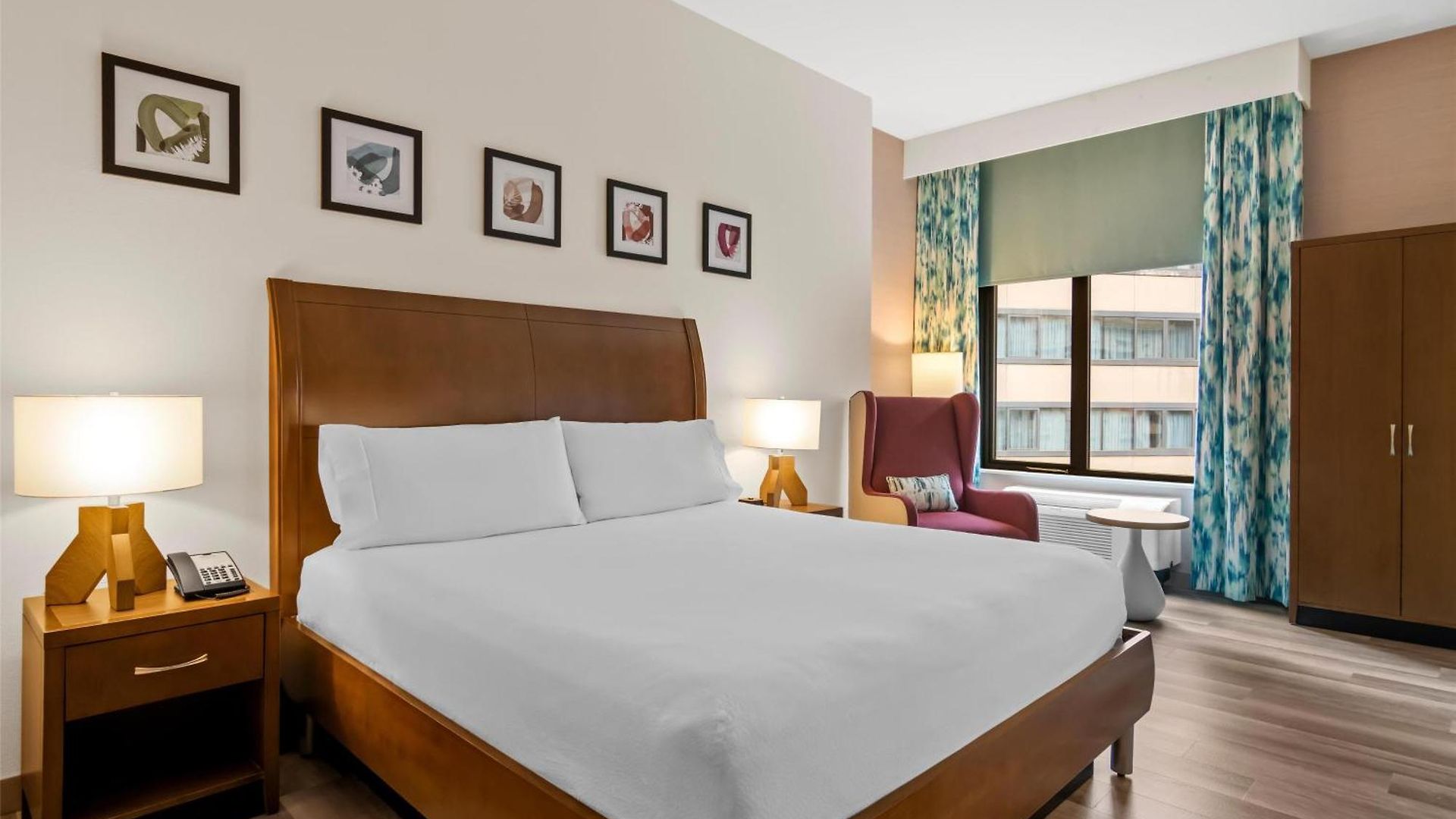 Hilton Garden Downtown Riverwalk Hotel 3*