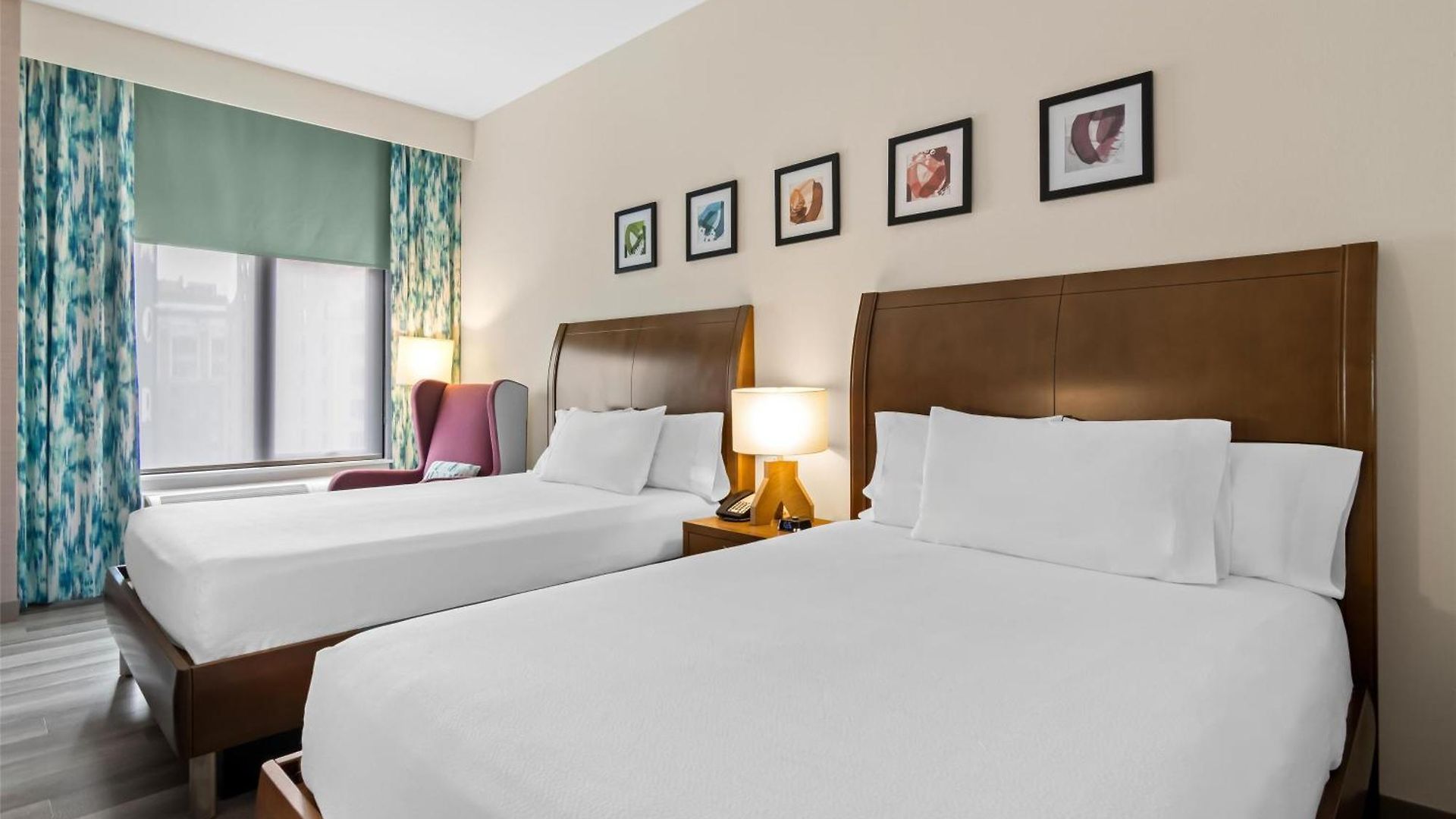 Hilton Garden Downtown Riverwalk Hotel Chicago