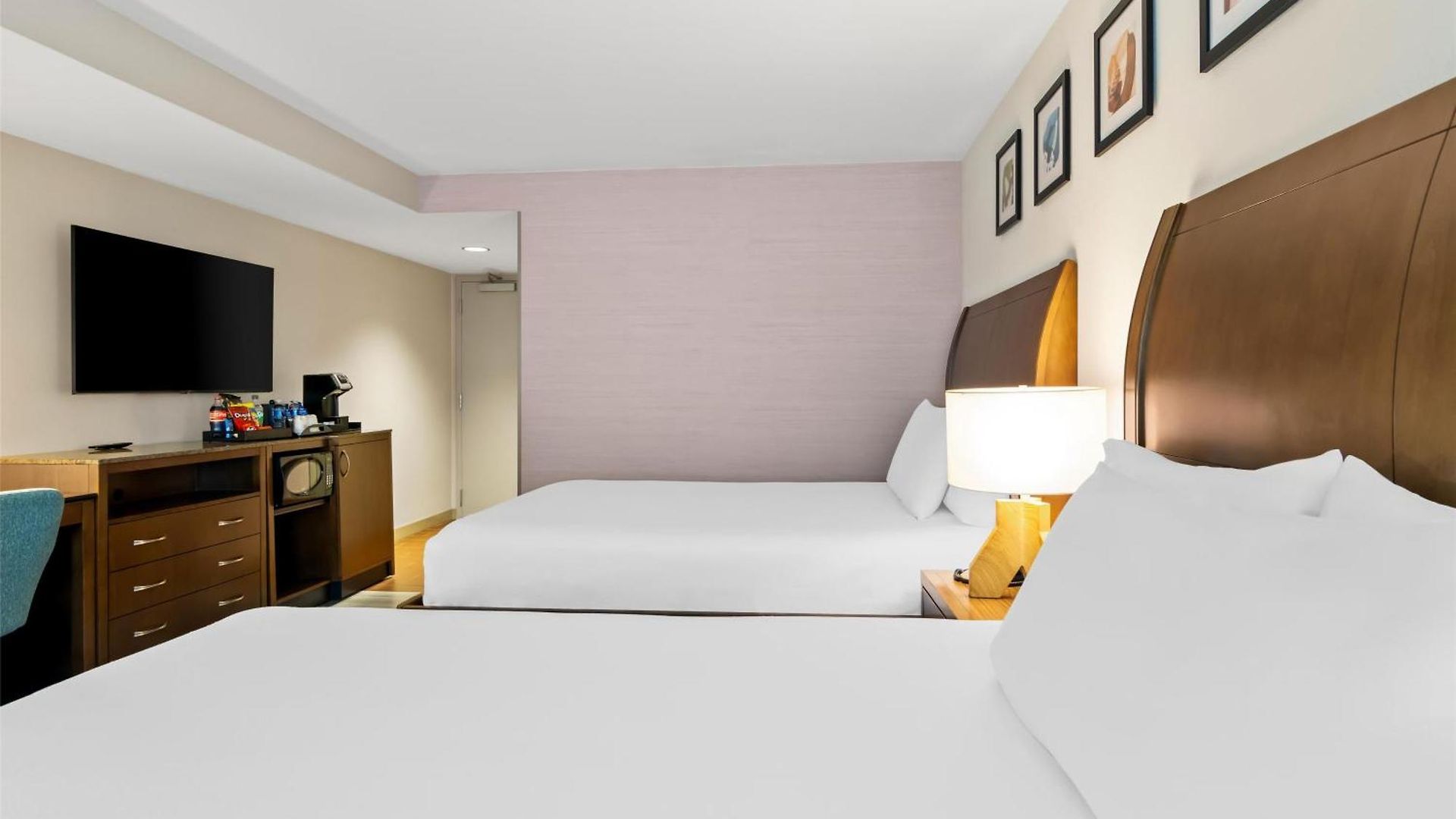 Hilton Garden Downtown Riverwalk 3*