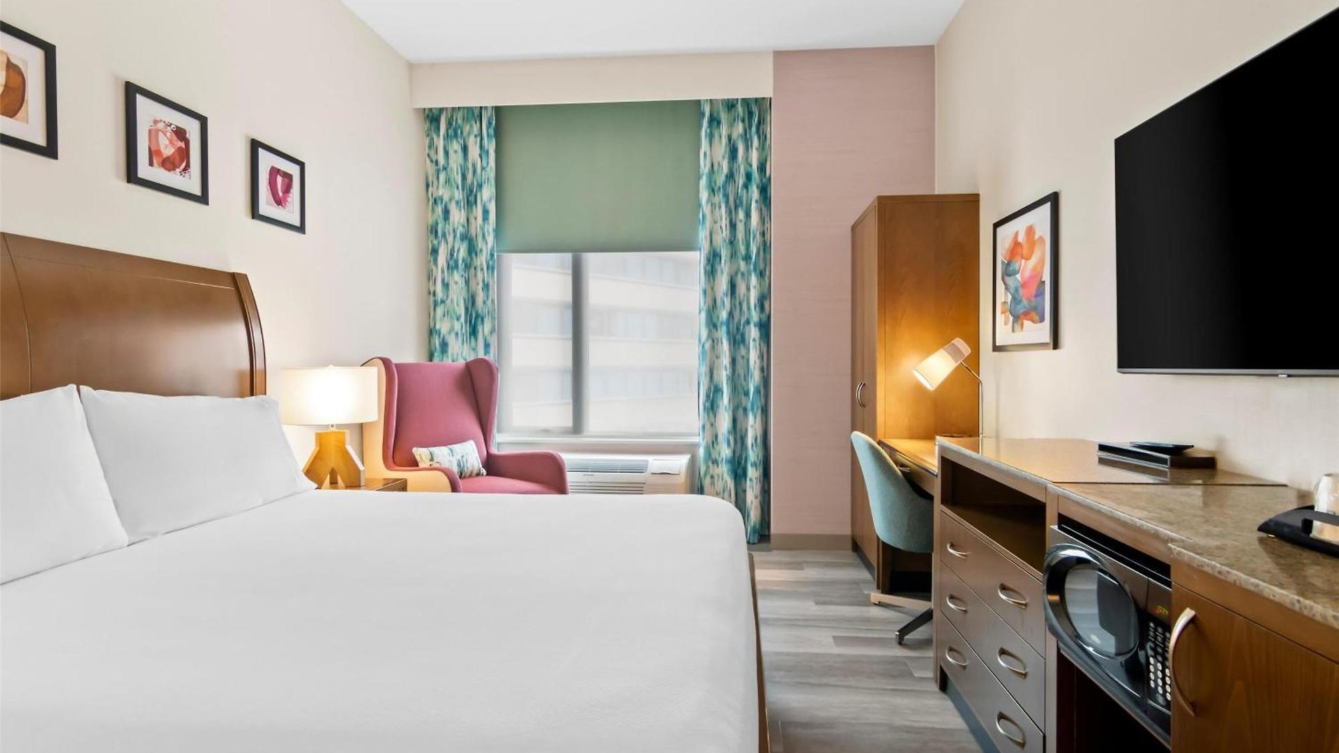Hilton Garden Downtown Riverwalk Hotel