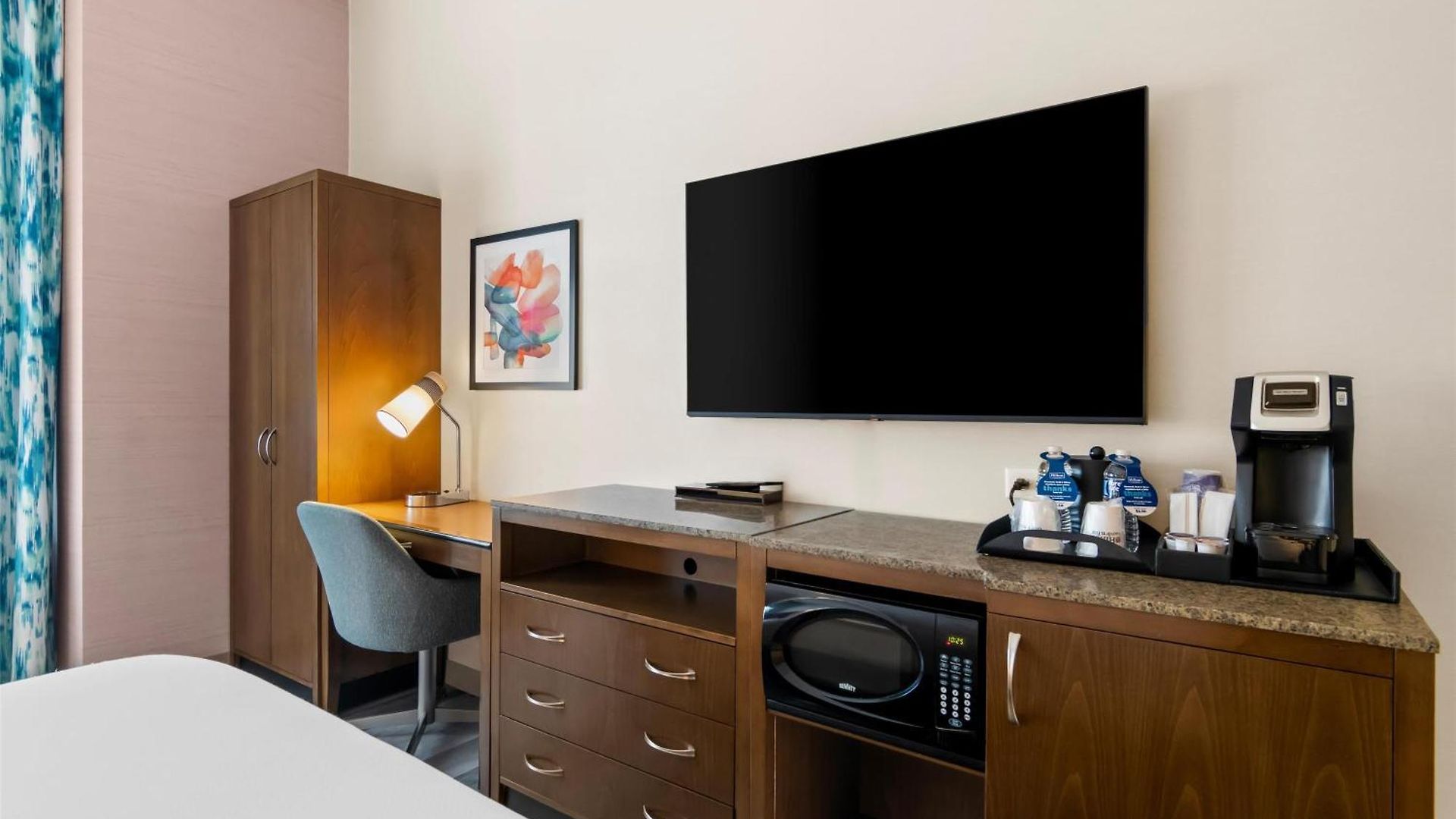 Hilton Garden Downtown Riverwalk Hotel Chicago