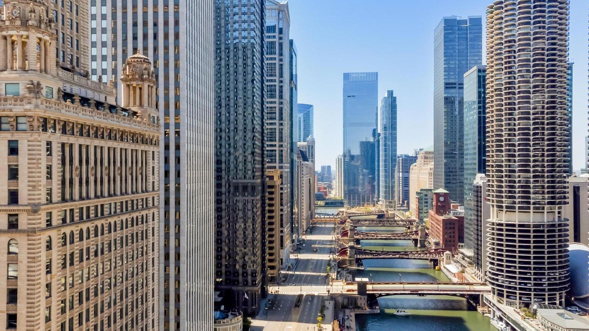 Hilton Garden Downtown Riverwalk Chicago