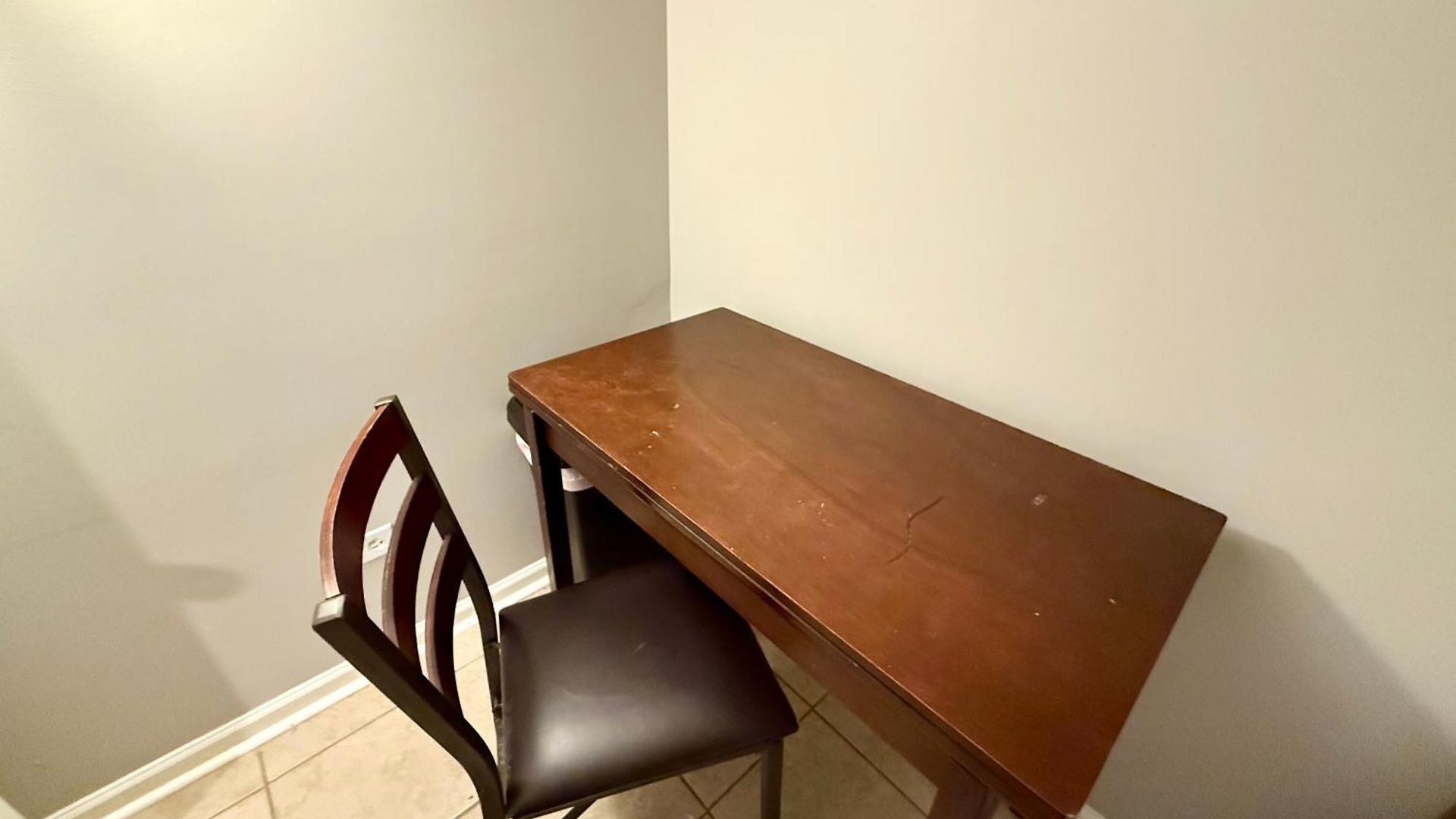 Homestay Close To Downtown - Free Parking