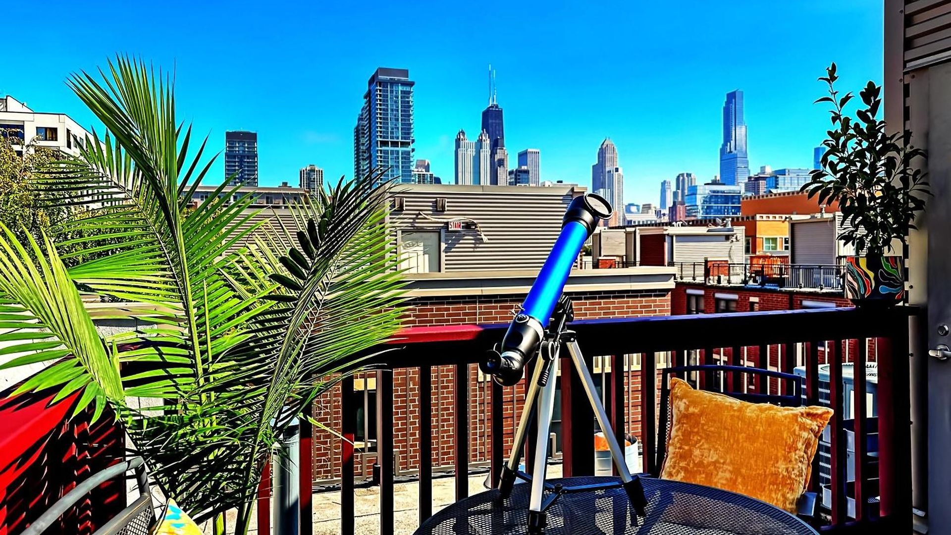 Holiday home Art Downtown Fulton Market Entire 3 Bedroom Sleep10 Private Garage Roof Ev Tesla *
