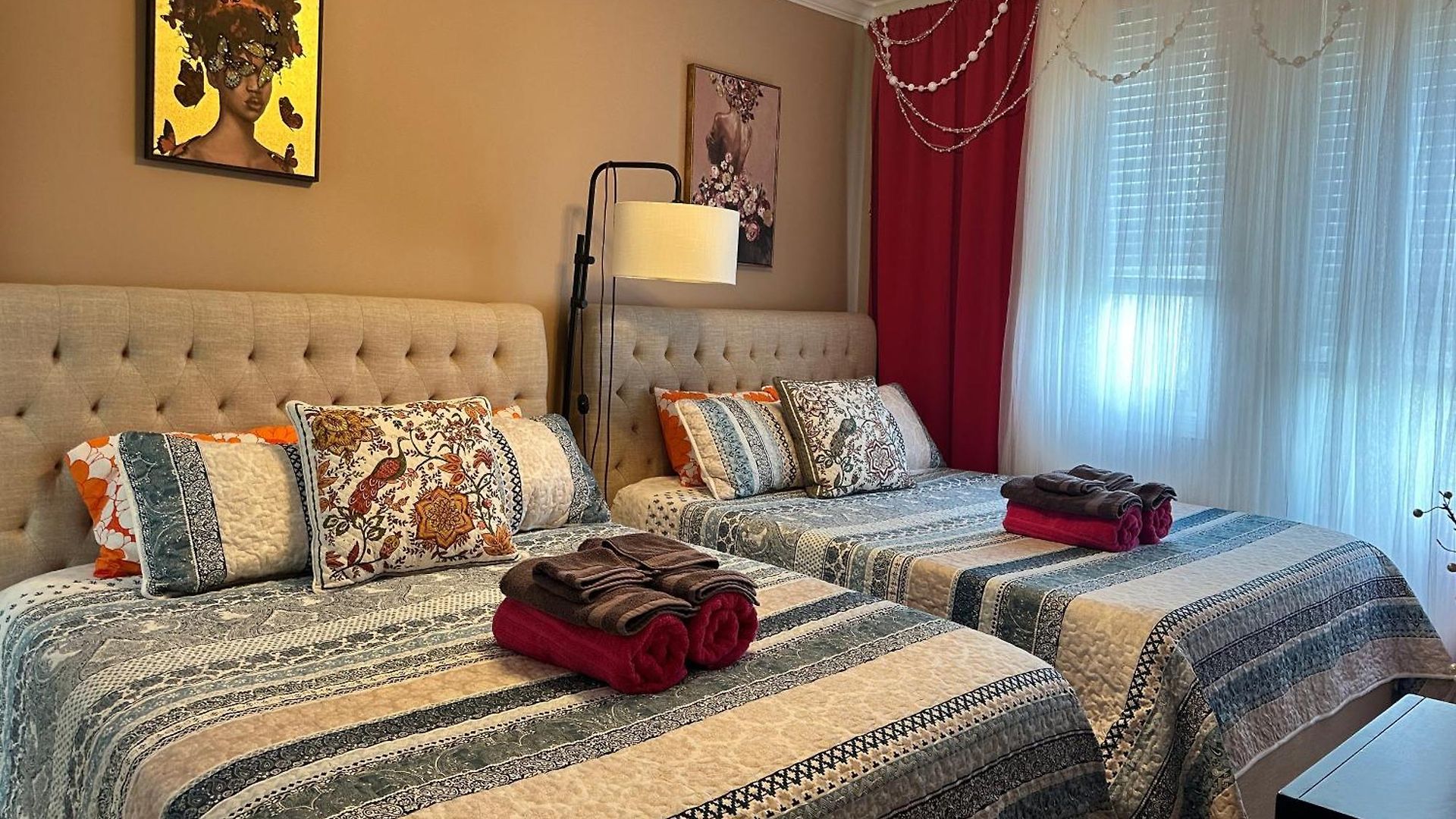 Holiday home Art Downtown Fulton Market Entire 3 Bedroom Sleep10 Private Garage Roof Ev Tesla Chicago