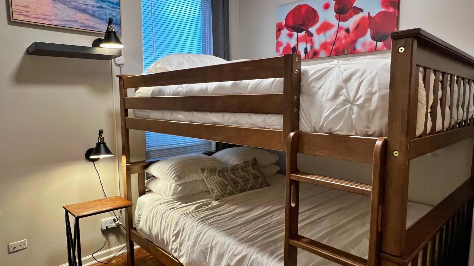 Apartment The Banksy-free Parking -4 Bedroom W King Bed- Firepit Rooftop Near United Center