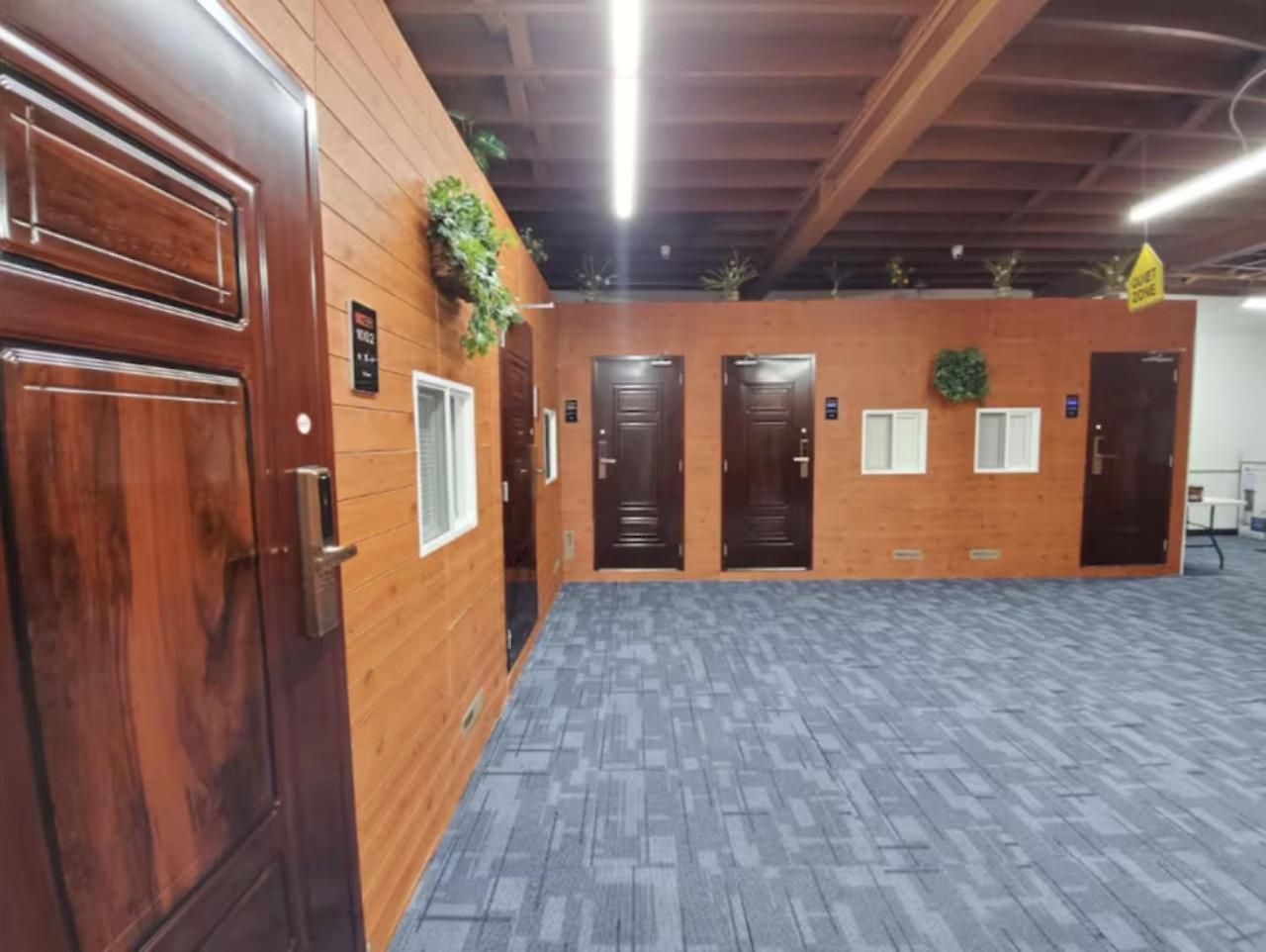 Modern, Location, Free Coffee And Tea