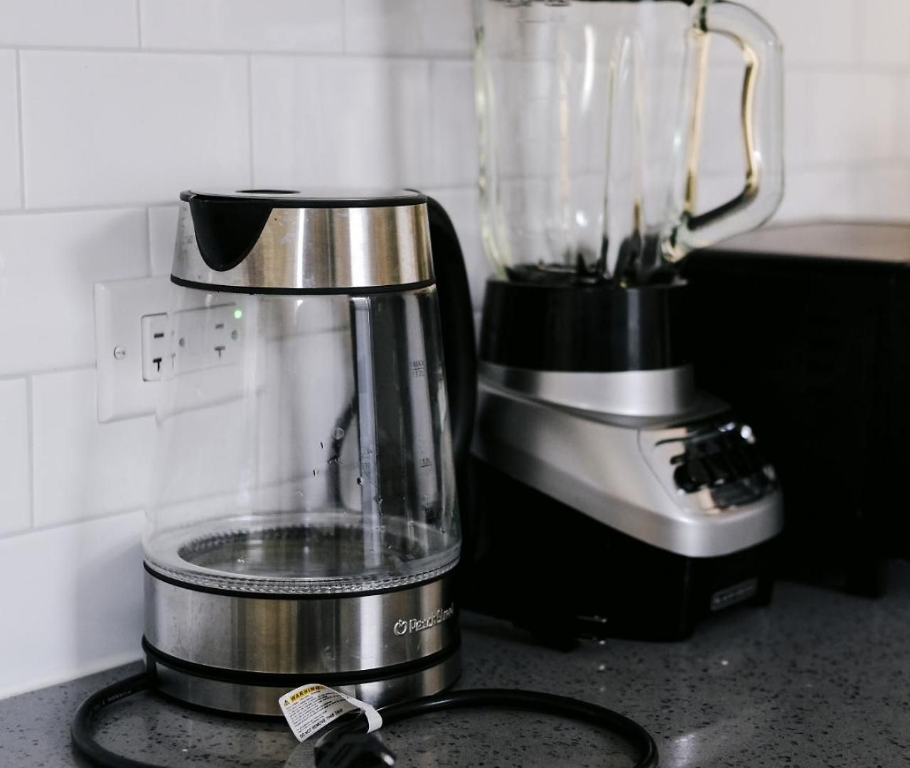 Sleeps 7 • Huge Projector • Designated Workspace * Chicago