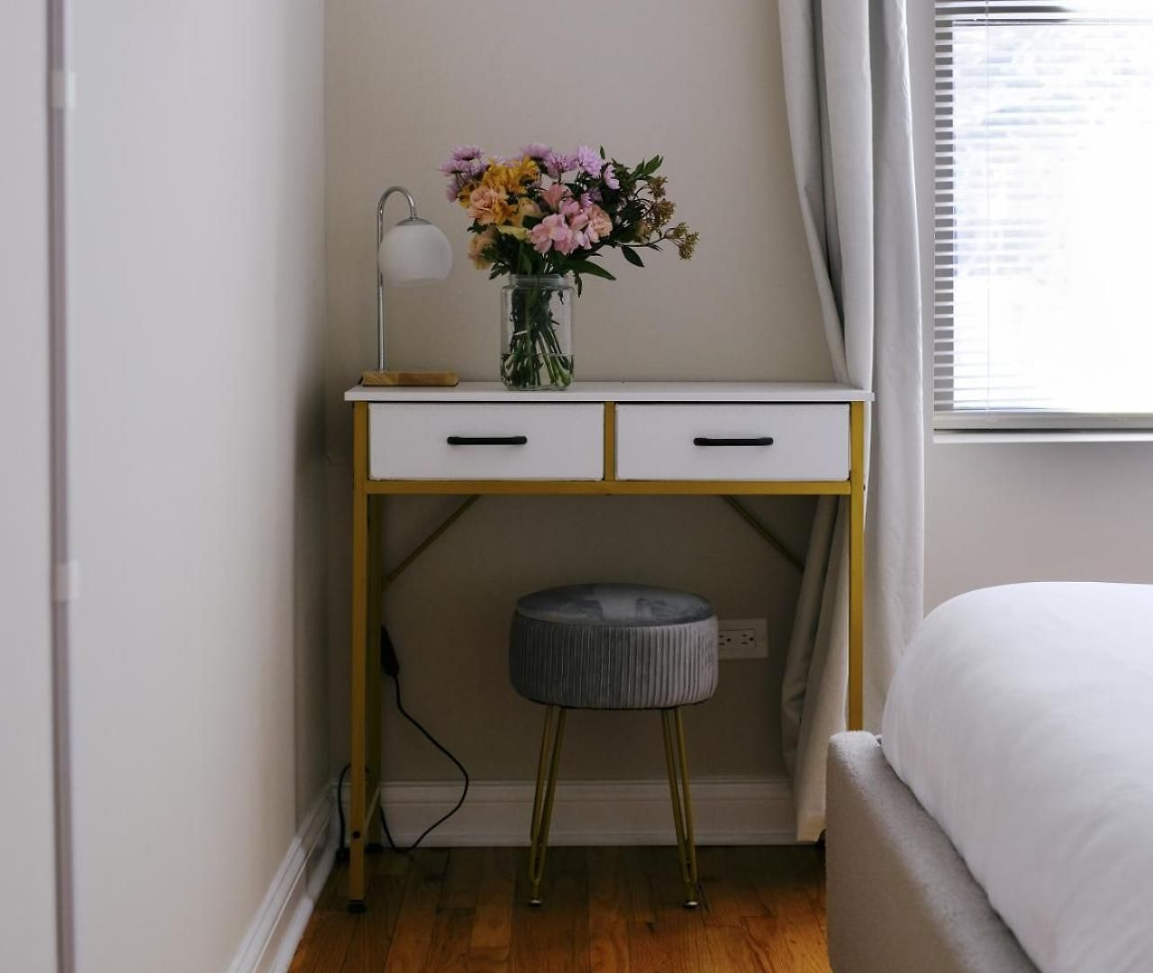 Sleeps 7 • Huge Projector • Designated Workspace