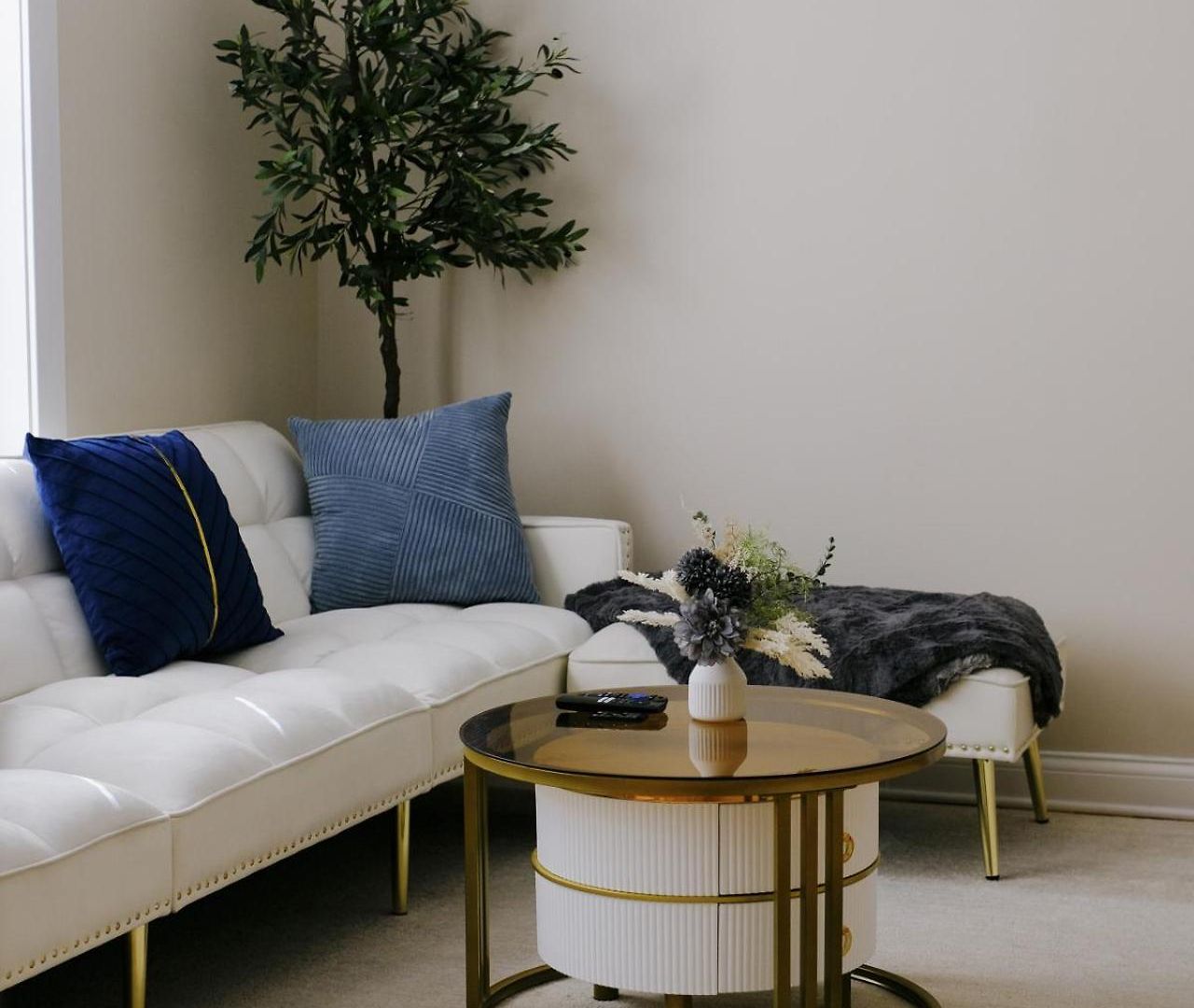 Sleeps 7 • Huge Projector • Designated Workspace *