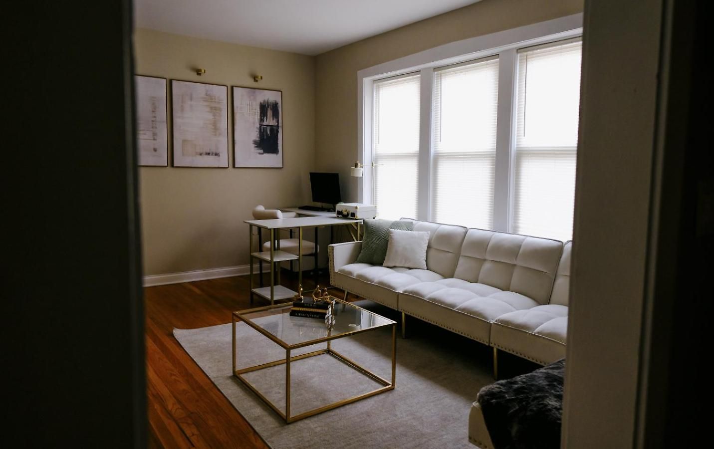 Sleeps 4 • New Modern 1br • Private Workspace