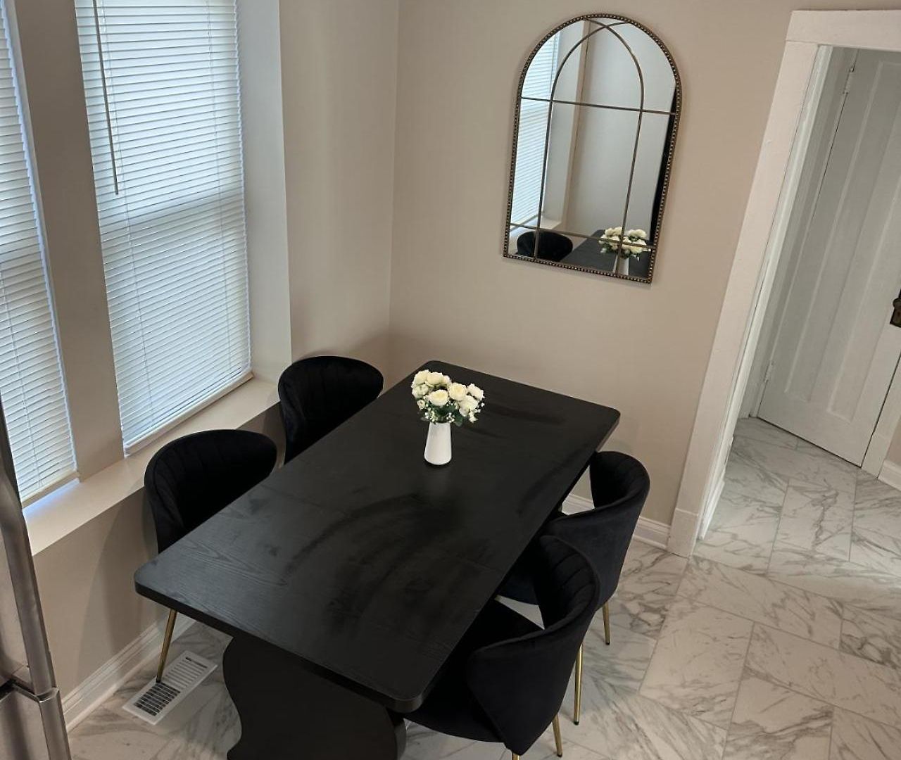 Private Workspace • Sleeps4 • Modern Stylish Chicago