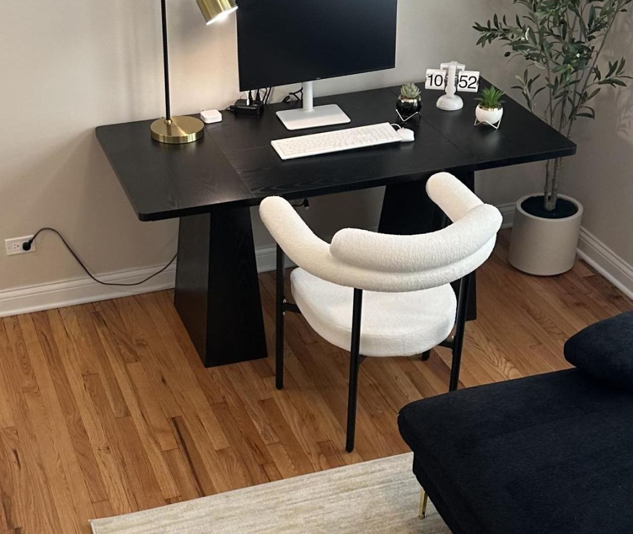 Private Workspace • Sleeps4 • Modern Stylish *