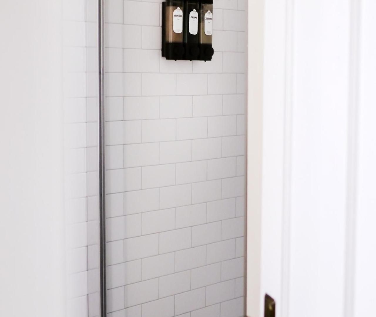 Sleeps 4 • New Modern 1br • Private Workspace * Chicago