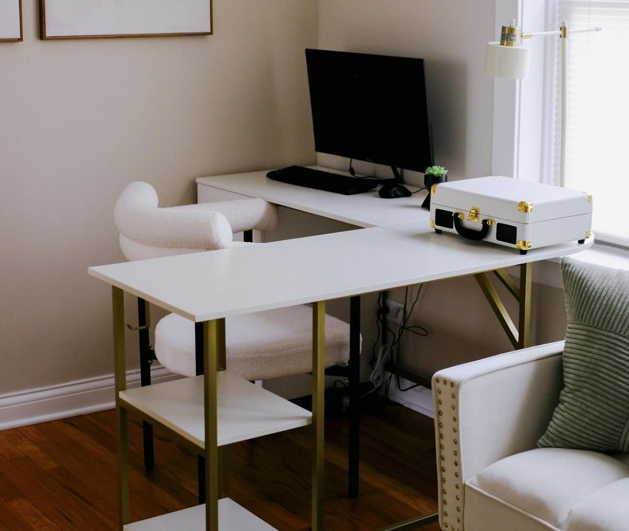 Sleeps 4 • New Modern 1br • Private Workspace Apartment Chicago