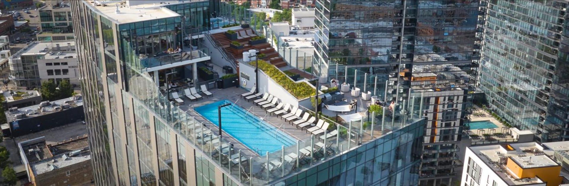 Foundry Unmatched Skyline Views At Lincoln Park Apartment *