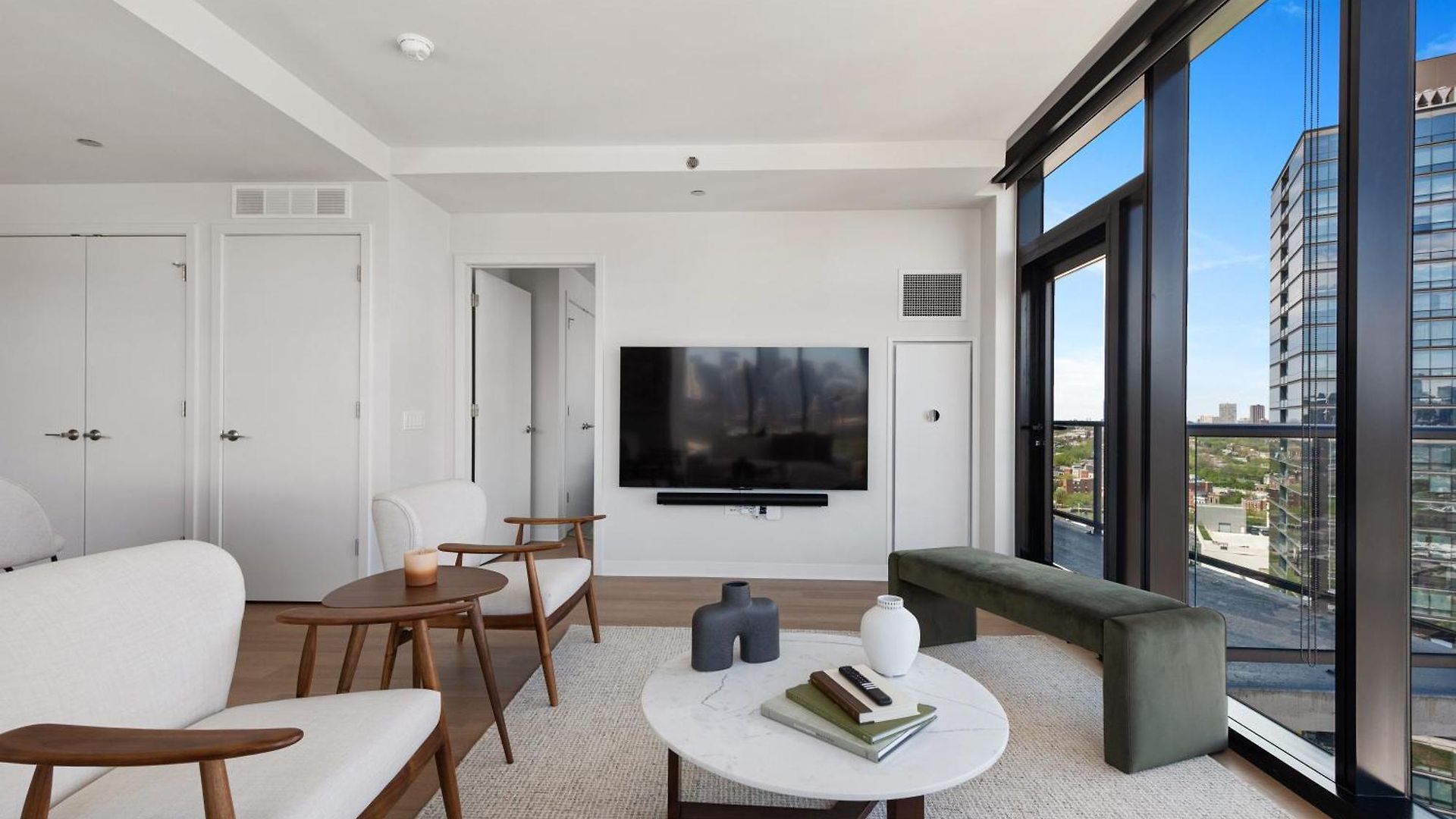 Apartment Foundry Unmatched Skyline Views At Lincoln Park