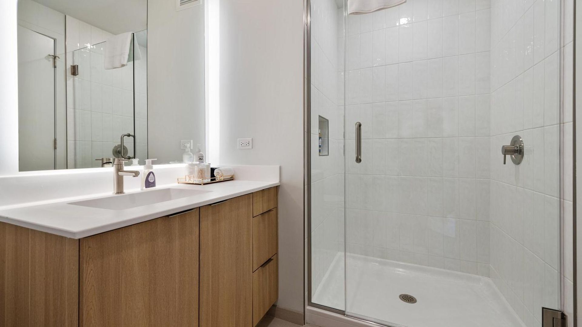 Apartment Foundry Unmatched Skyline Views At Lincoln Park *