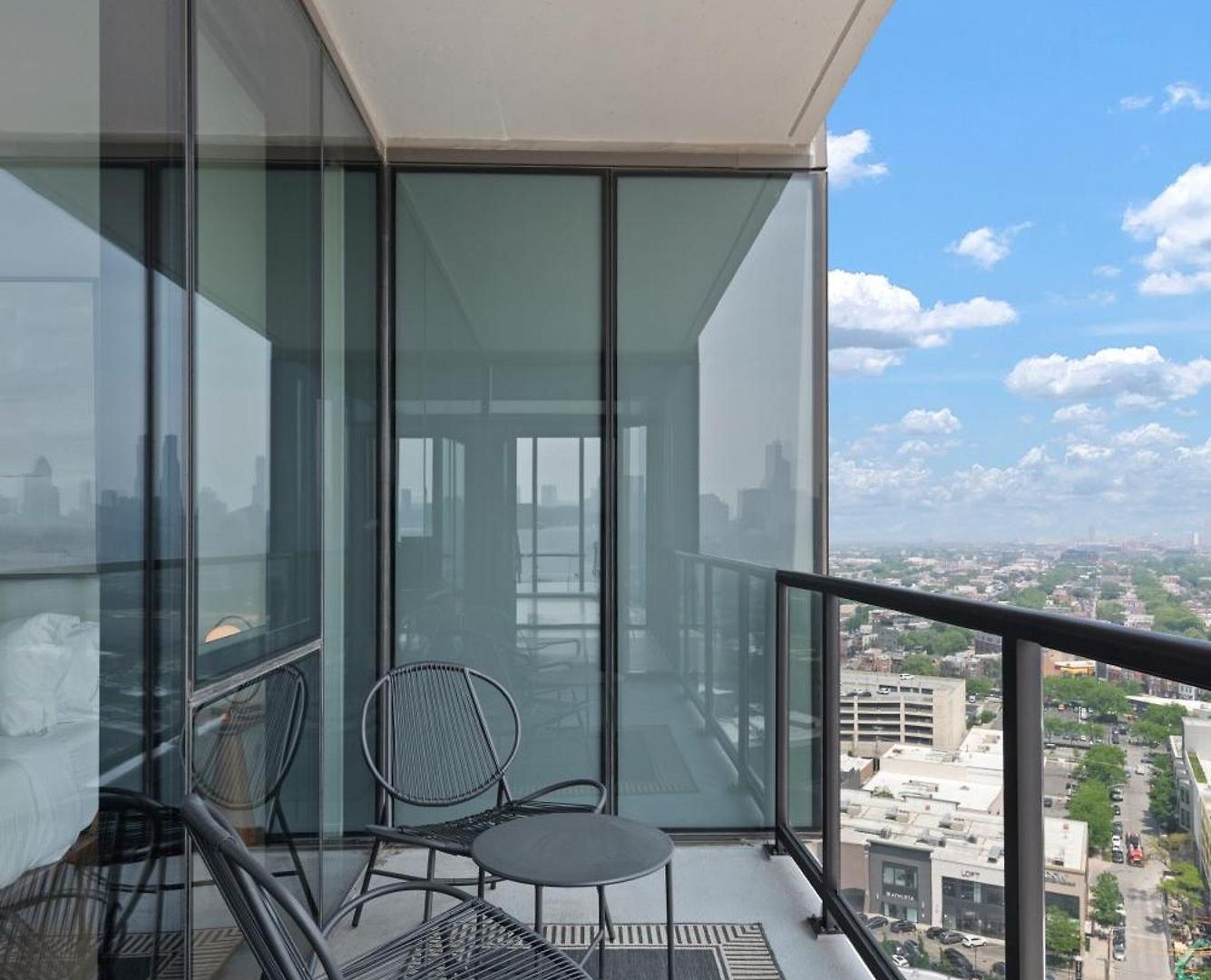 Foundry Unmatched Skyline Views At Lincoln Park * Chicago
