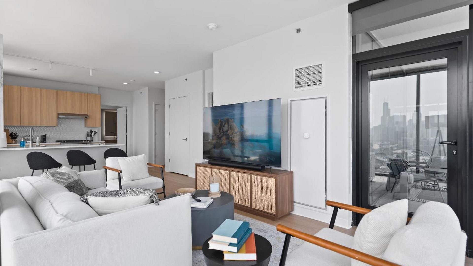 Apartment Foundry Unmatched Skyline Views At Lincoln Park Chicago