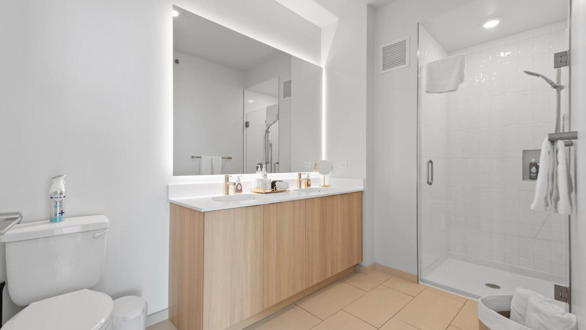Foundry Unmatched Skyline Views At Lincoln Park *
