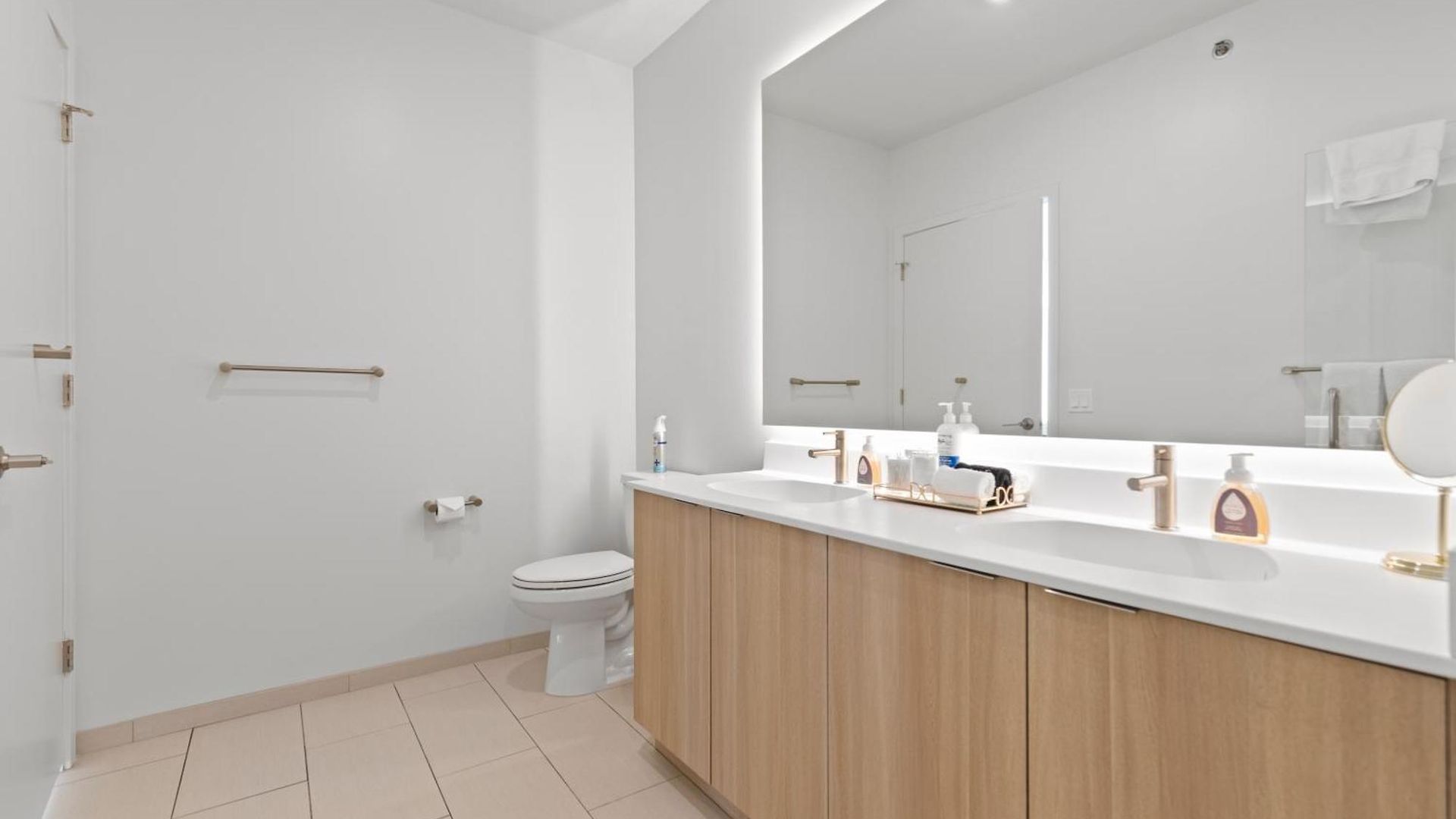 Foundry Unmatched Skyline Views At Lincoln Park *