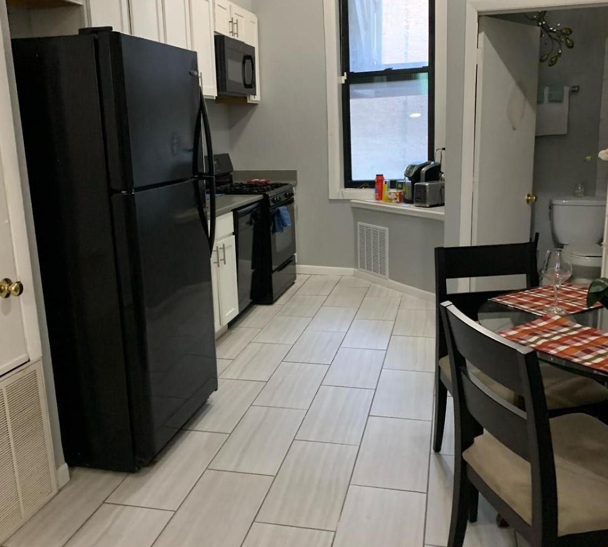 South Loop 2 Bedroom Apartment *