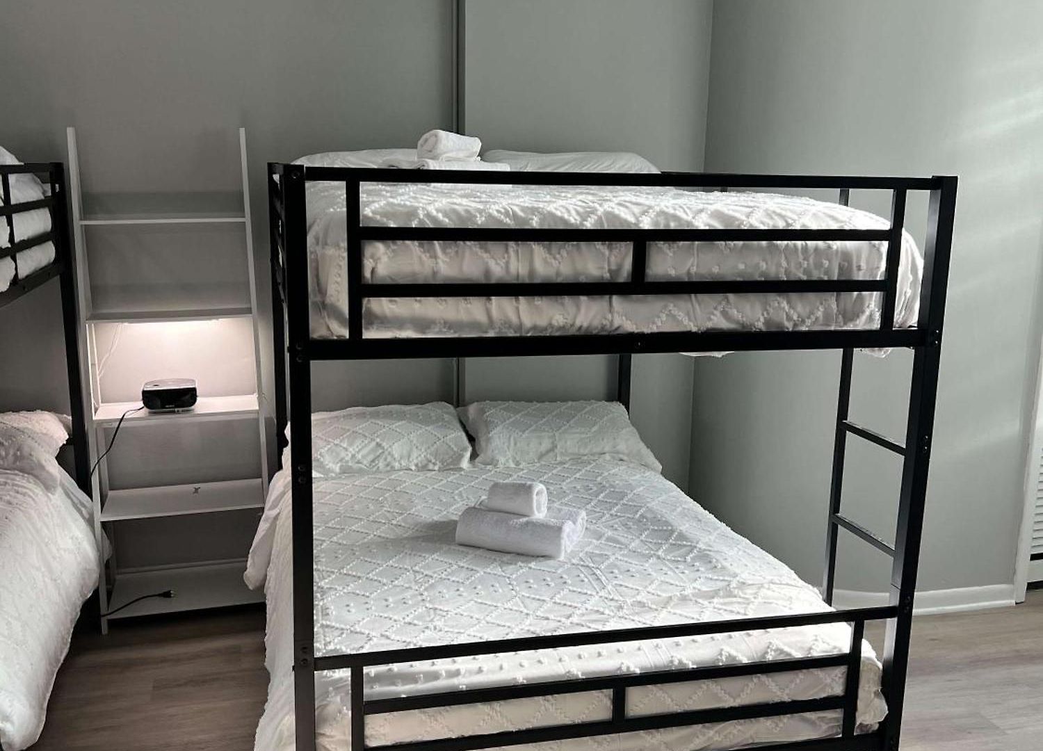 South Loop 2 Bedroom Apartment