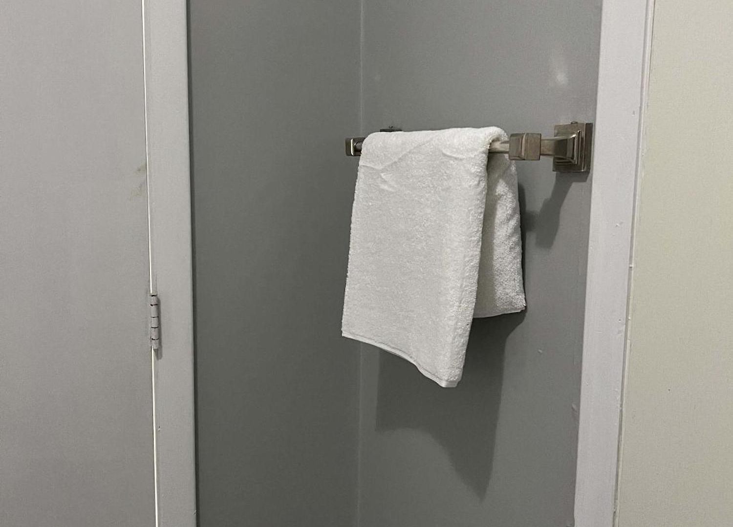 South Loop 2 Bedroom Apartment *