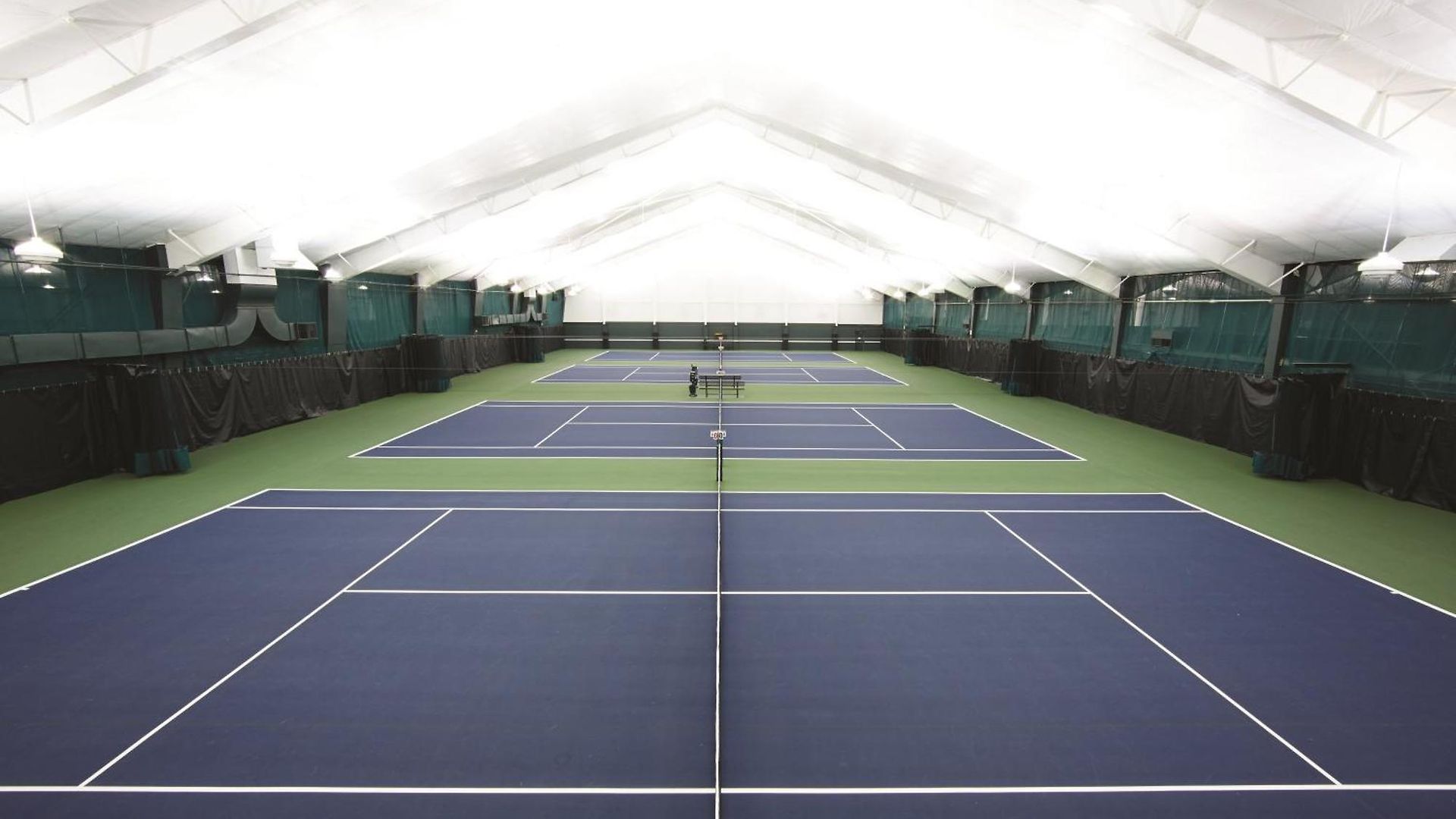 Resort The & Athletic Club At Midtown Chicago
