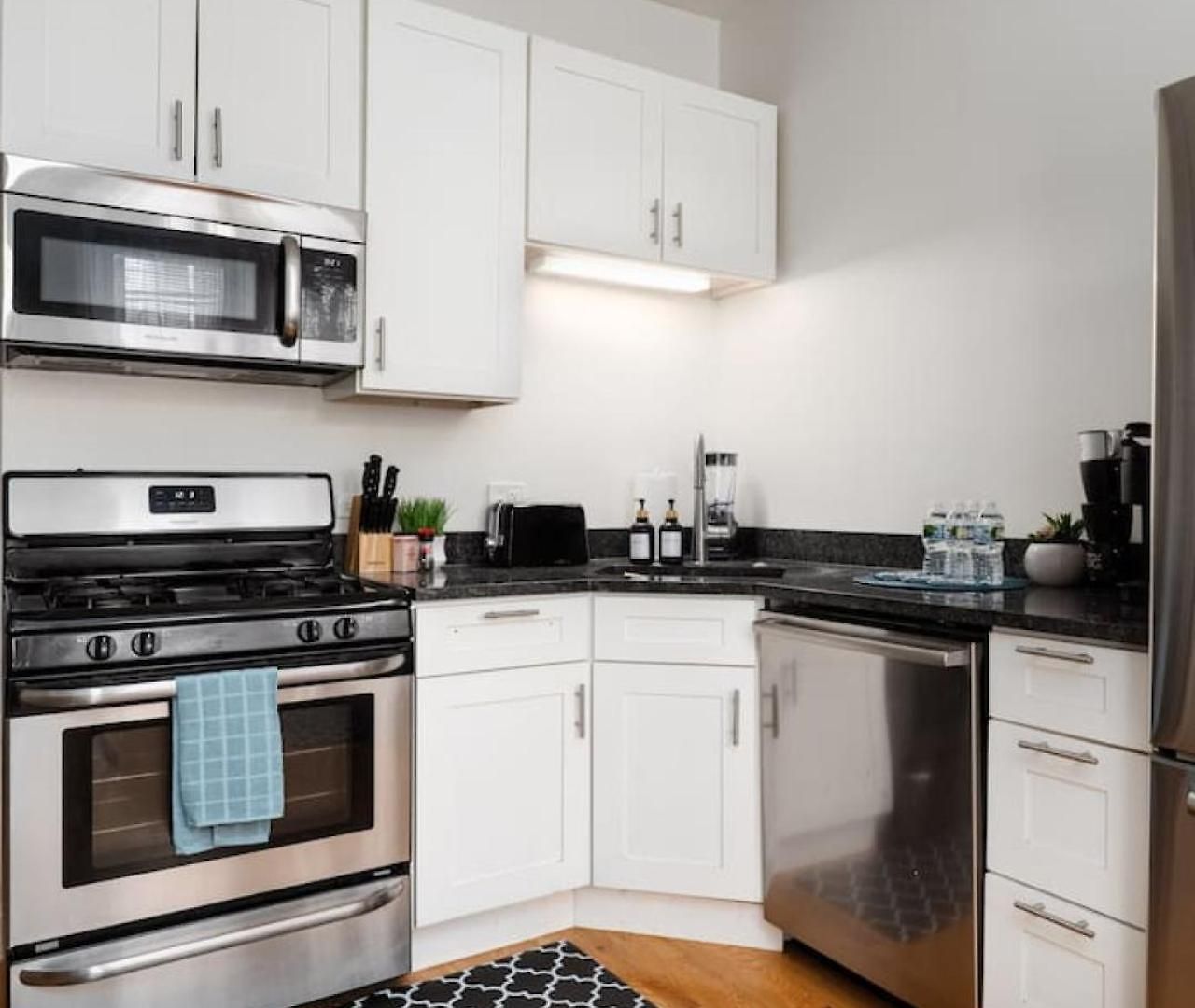 15mins Dt Wicker Park Gem Sleeps 8 Freepark Apartment *