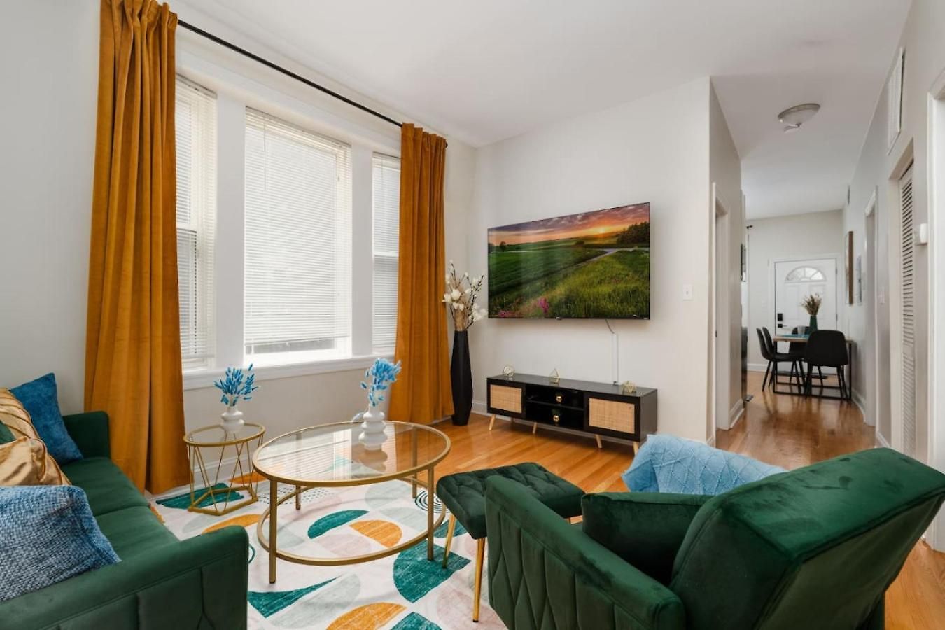 Apartment 15mins Dt Wicker Park Gem Sleeps 8 Freepark Chicago