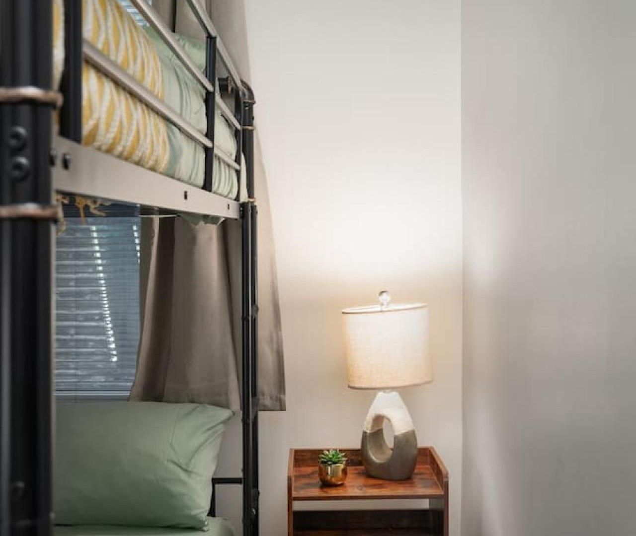 15mins Dt Wicker Park Gem Sleeps 8 Freepark Apartment *