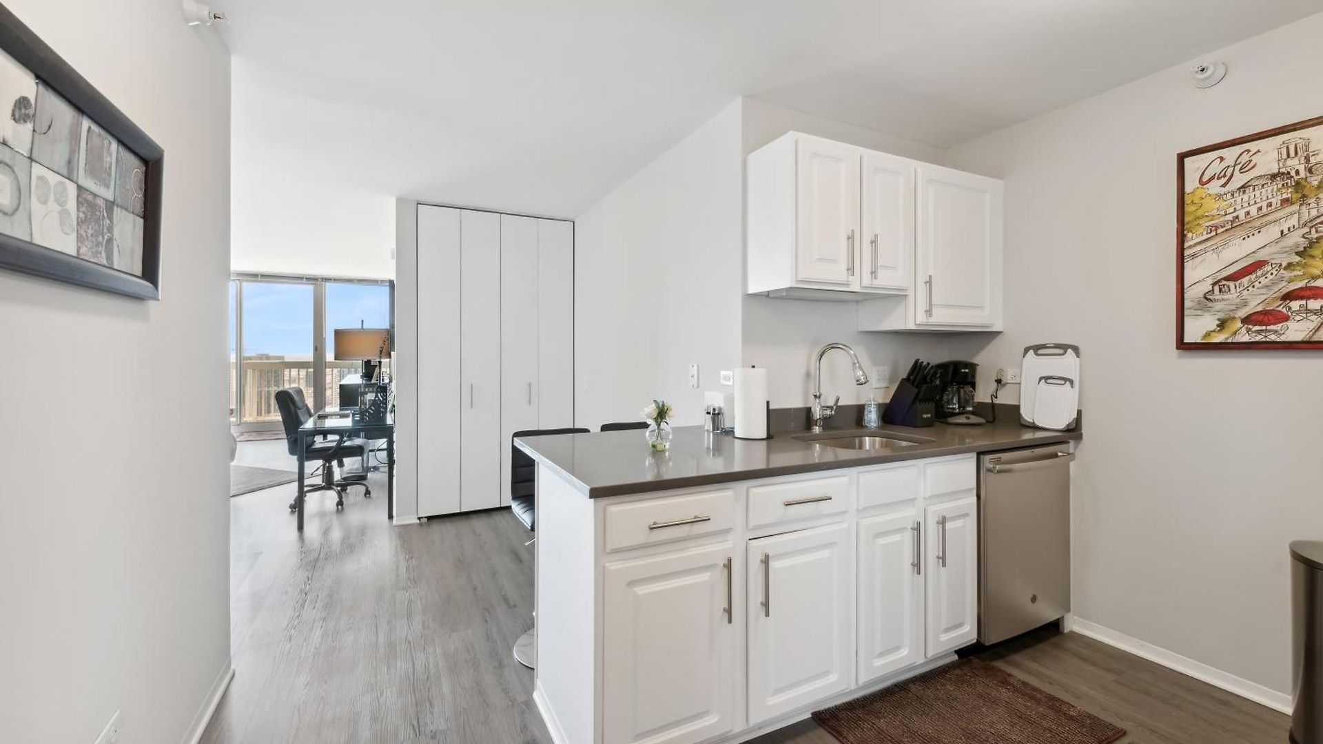 The Penthouse At Grand Plaza Aparthotel 4*