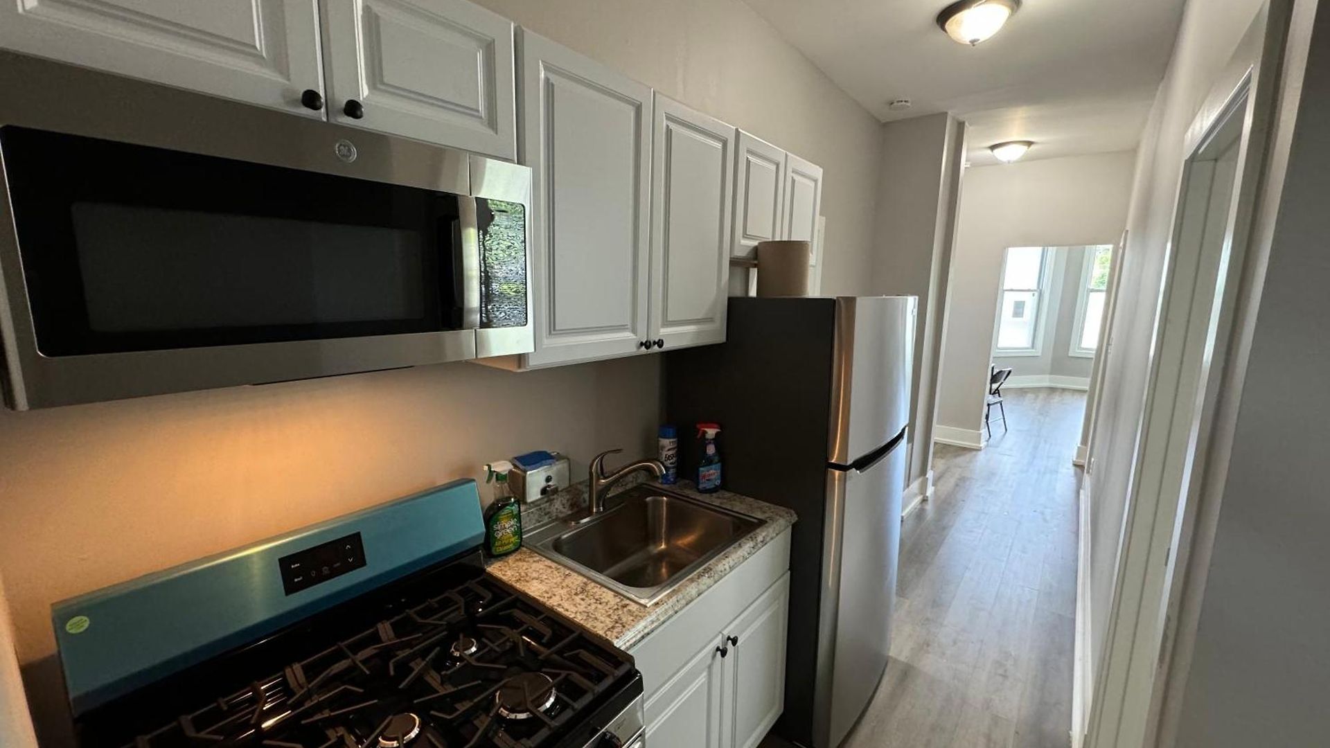 Beautiful Near Downtwon - Free Parking! Homestay