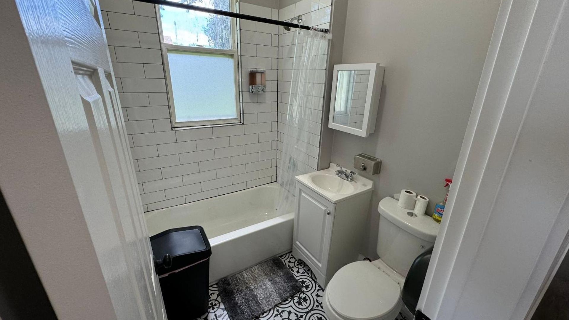 Homestay Beautiful Near Downtwon - Free Parking! *