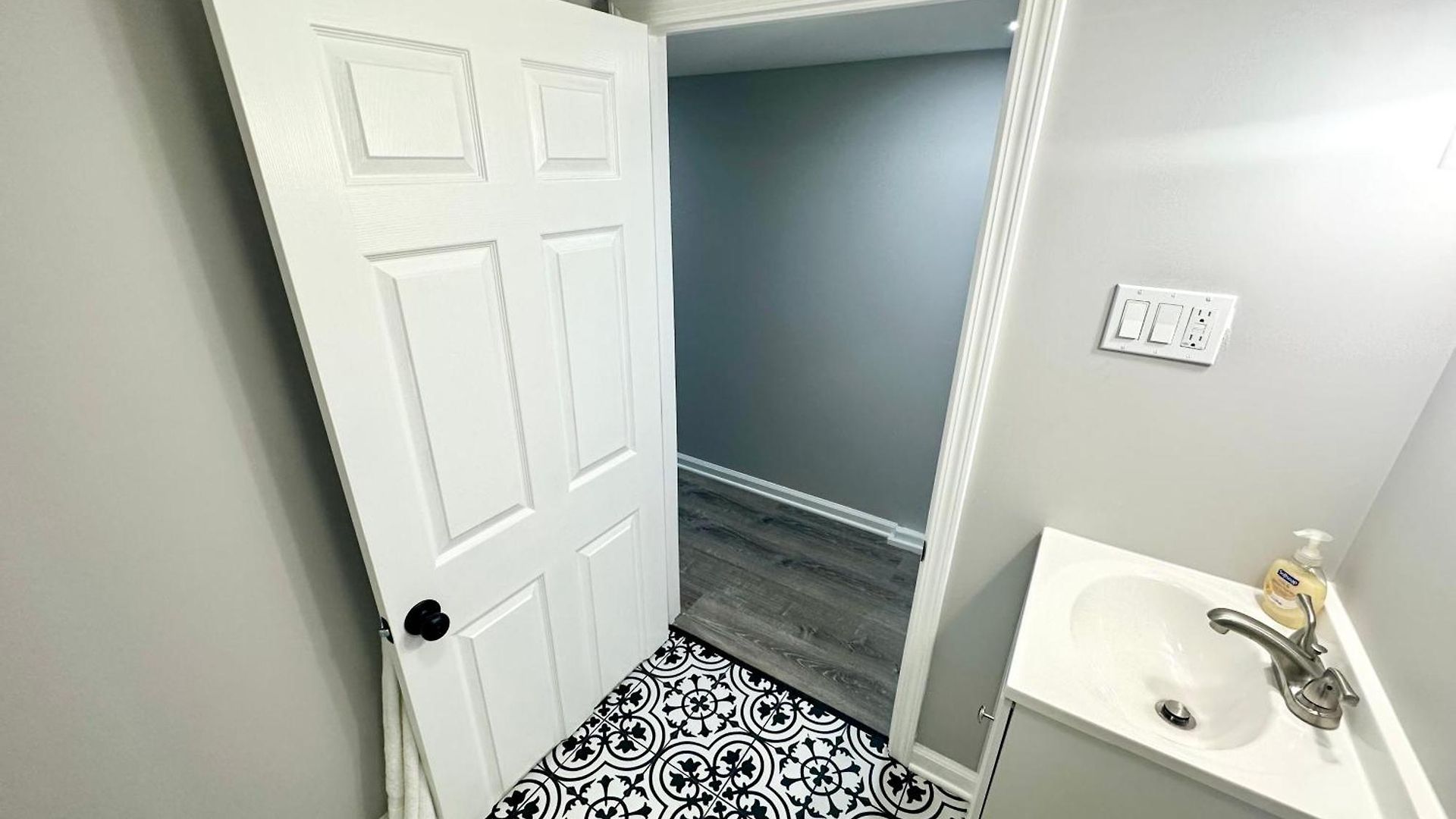 Super Amazing Place To Near Downtown! Free Parking