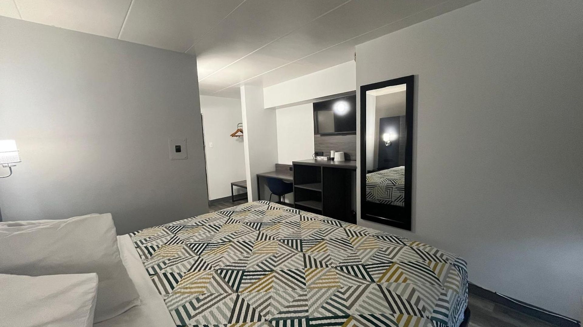 6 Chicago, Il - Halsted 2*