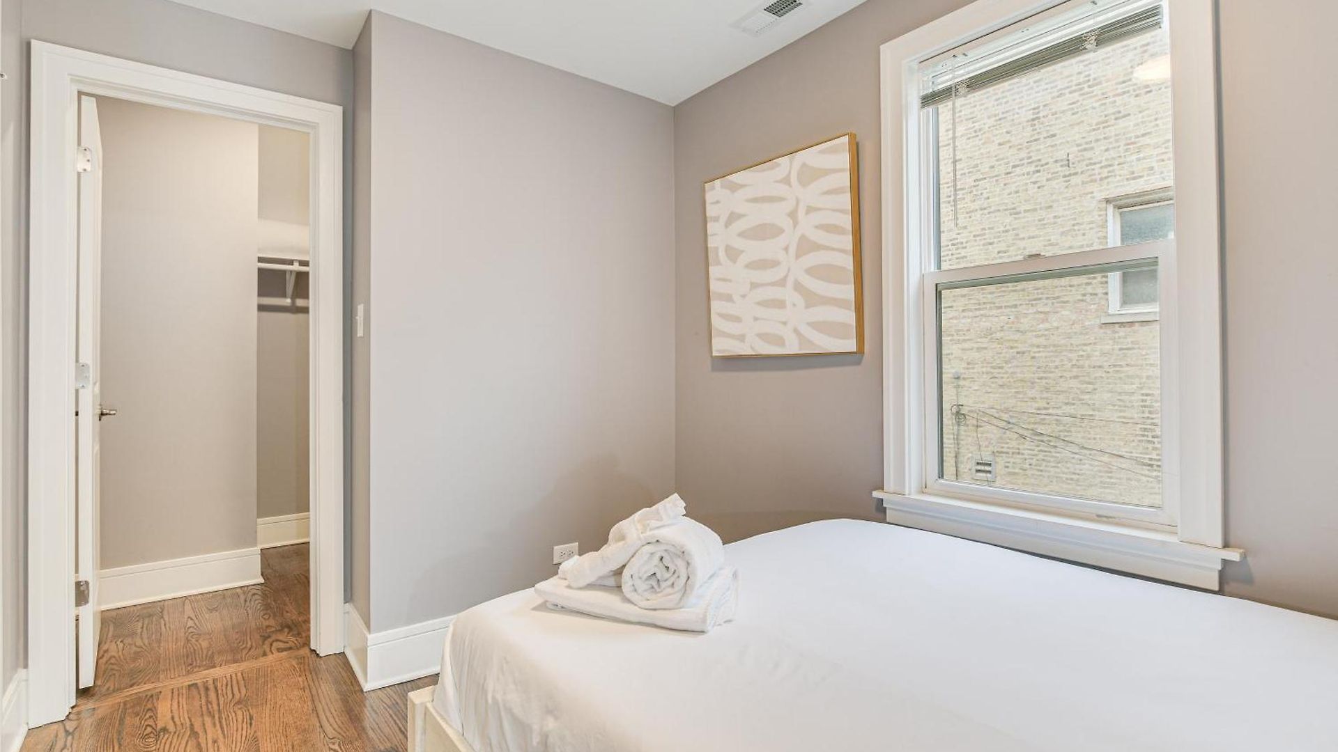 5 Mi To Dtwn: Ukrainian Village Apartment!