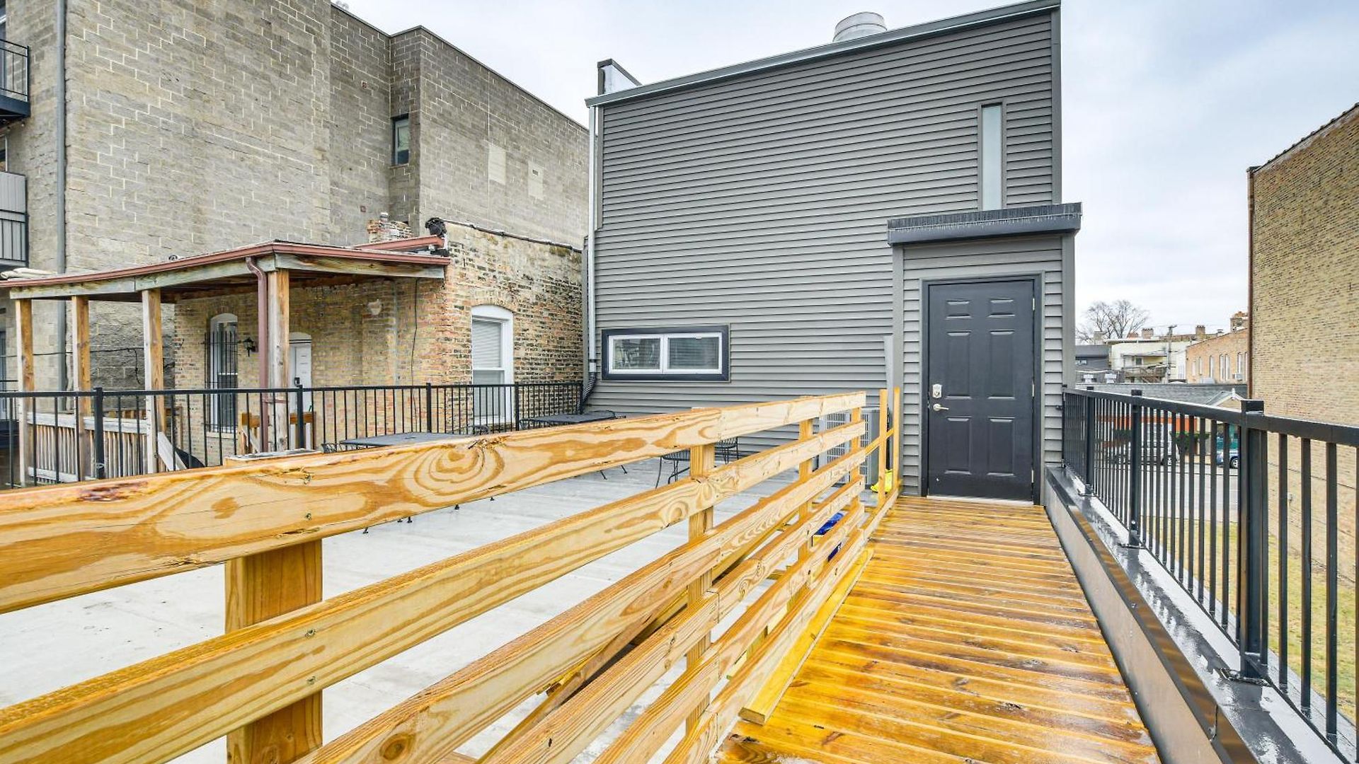 5 Mi To Dtwn: Ukrainian Village Apartment! Apartment