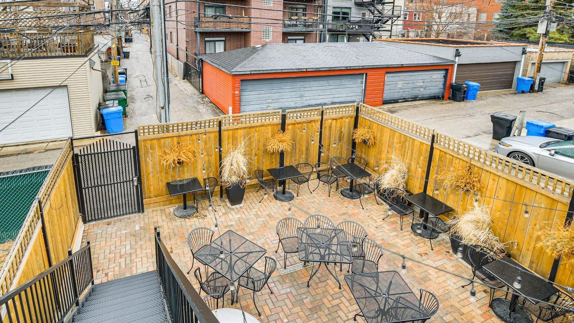 Apartment 5 Mi To Dtwn: Ukrainian Village Apartment!