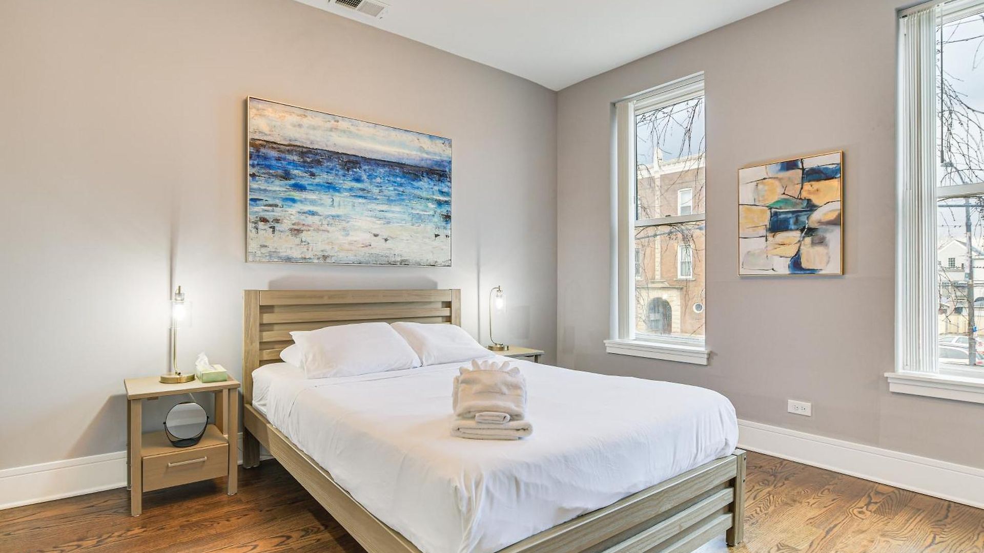5 Mi To Dtwn: Ukrainian Village Apartment! *