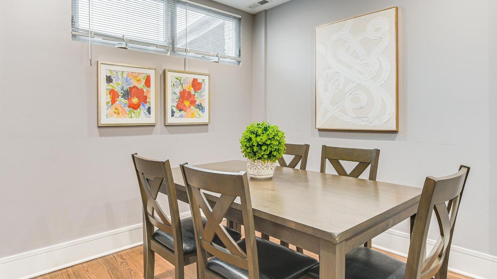 5 Mi To Dtwn: Ukrainian Village Apartment! Apartment