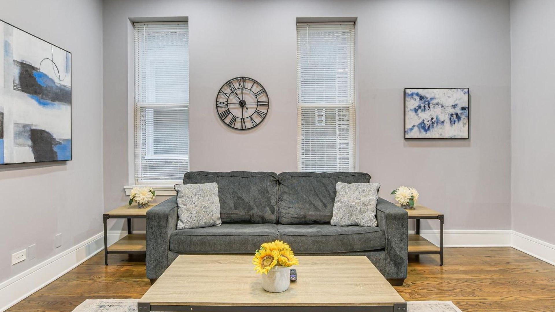 Apartment 5 Mi To Dtwn: Ukrainian Village Apartment! *