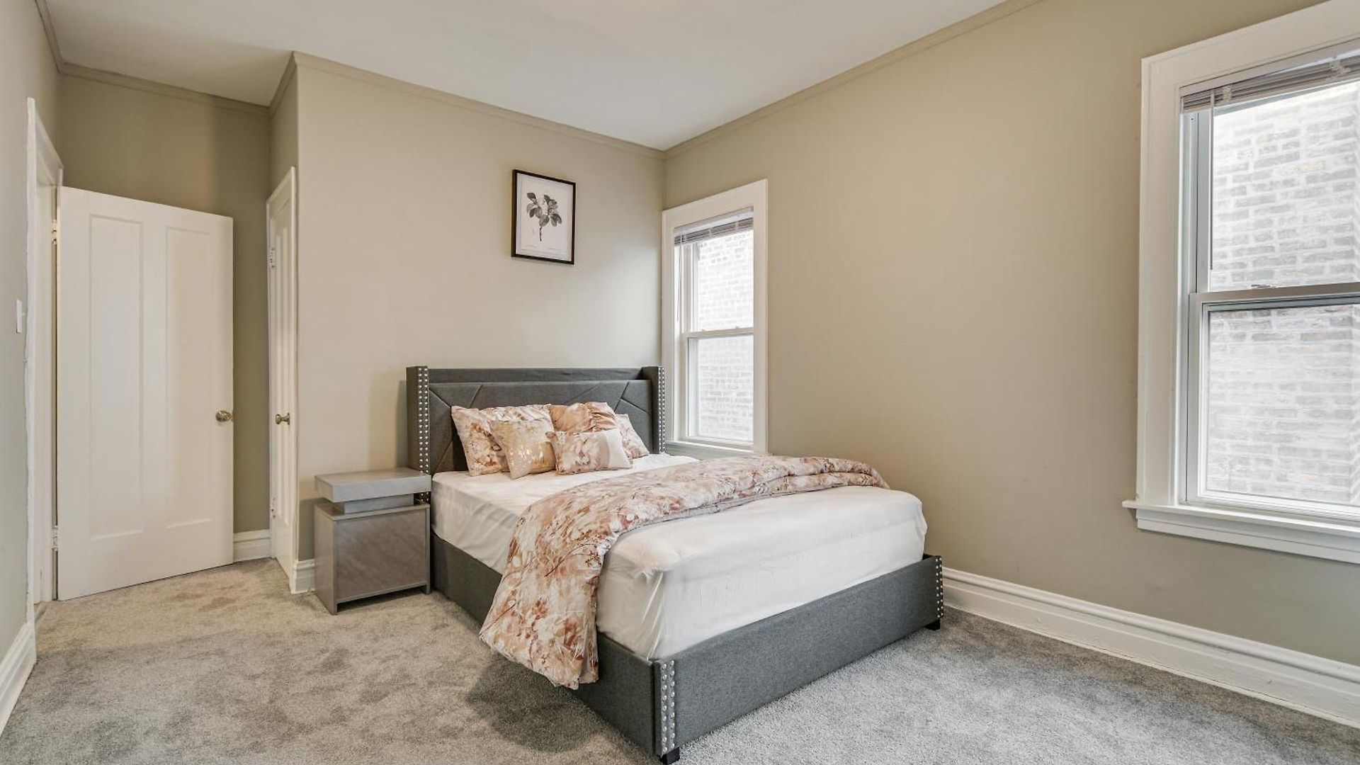 Apartment Walk To Devon Avenue & Warren Park: Apt!