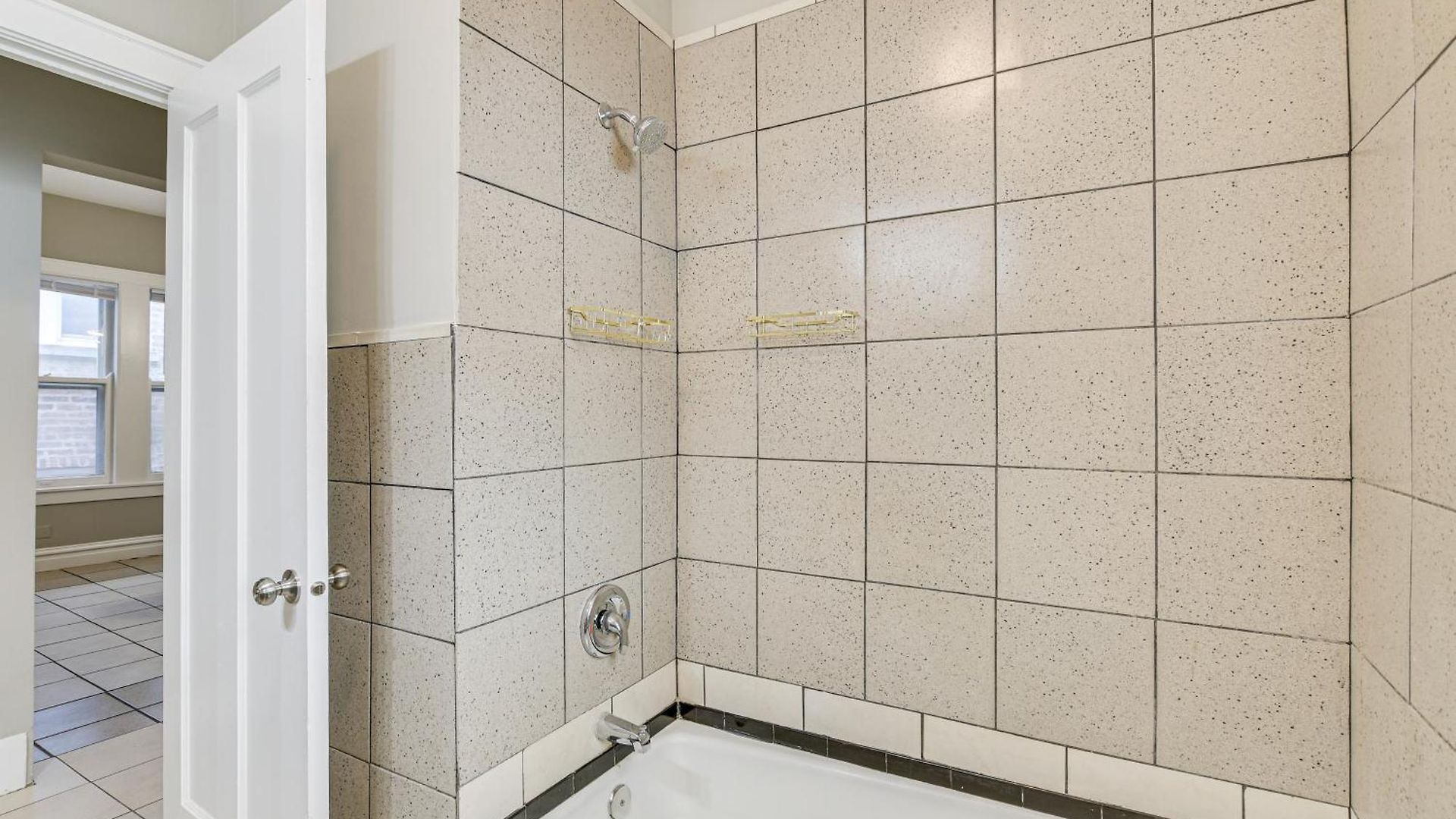 Walk To Devon Avenue & Warren Park: Apt! Apartment *