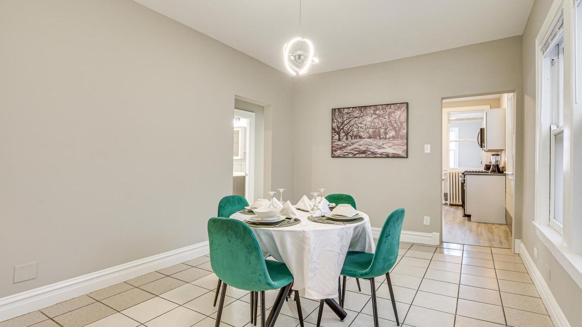 Apartment Walk To Devon Avenue & Warren Park: Apt! Chicago
